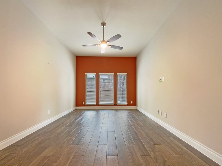 Photo 19 of 31 - 512 Judge Fisk Dr, Leander, TX 78641