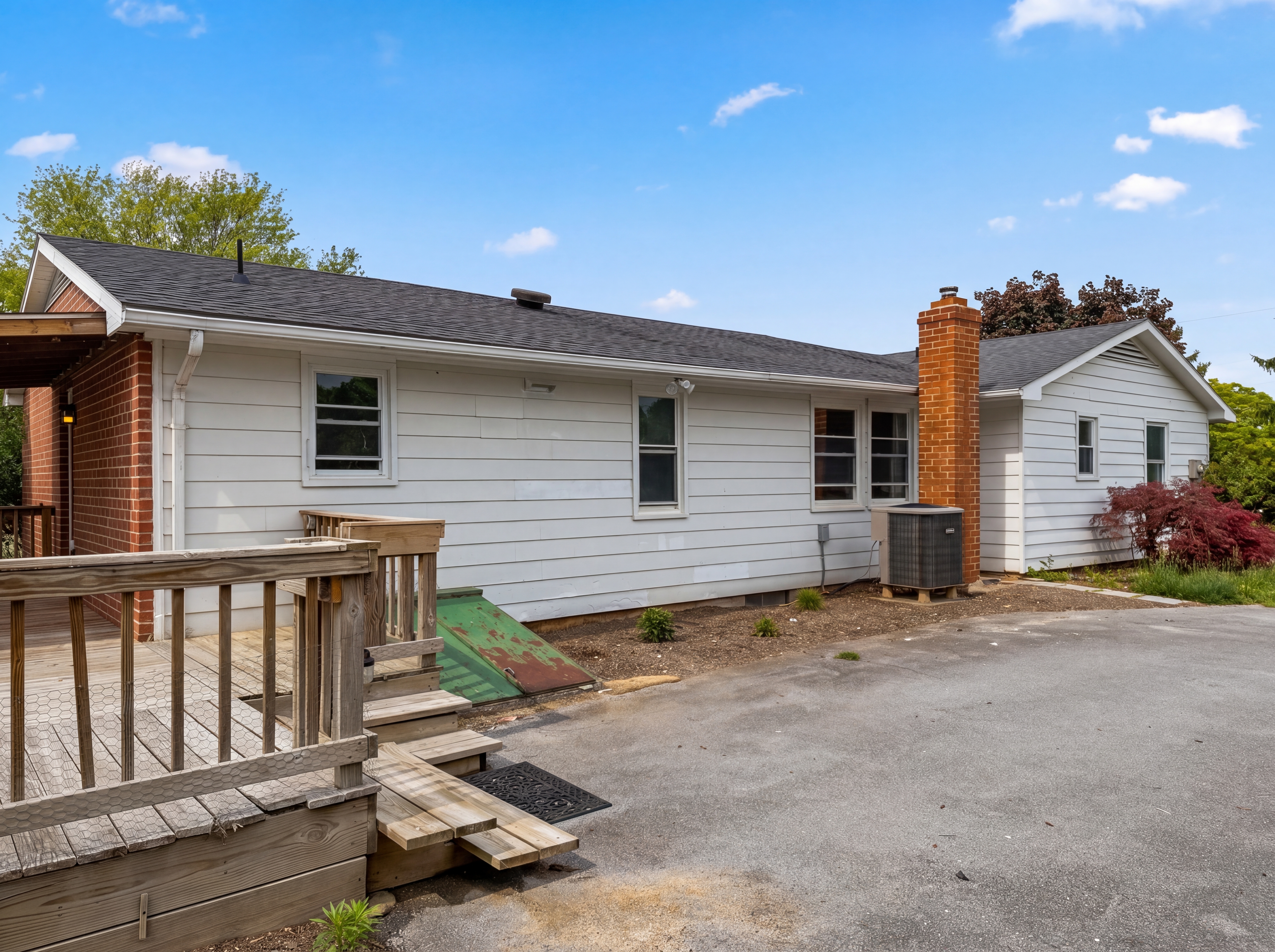 Photo 5 of 24 of 98 Grimes Dr, Martinsburg, WV