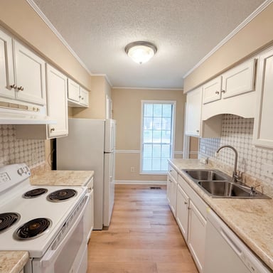 Property photo 2 of 104 Arbuckle Ln