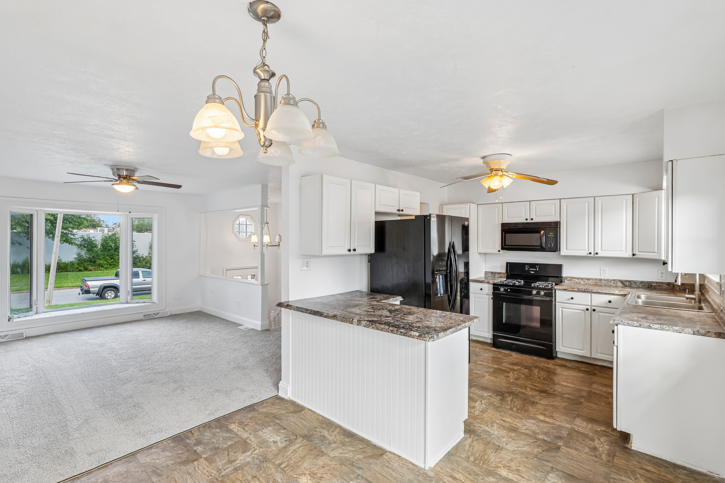 Photo 7 of 27 of 4137 Gary Ave, Lorain, OH
