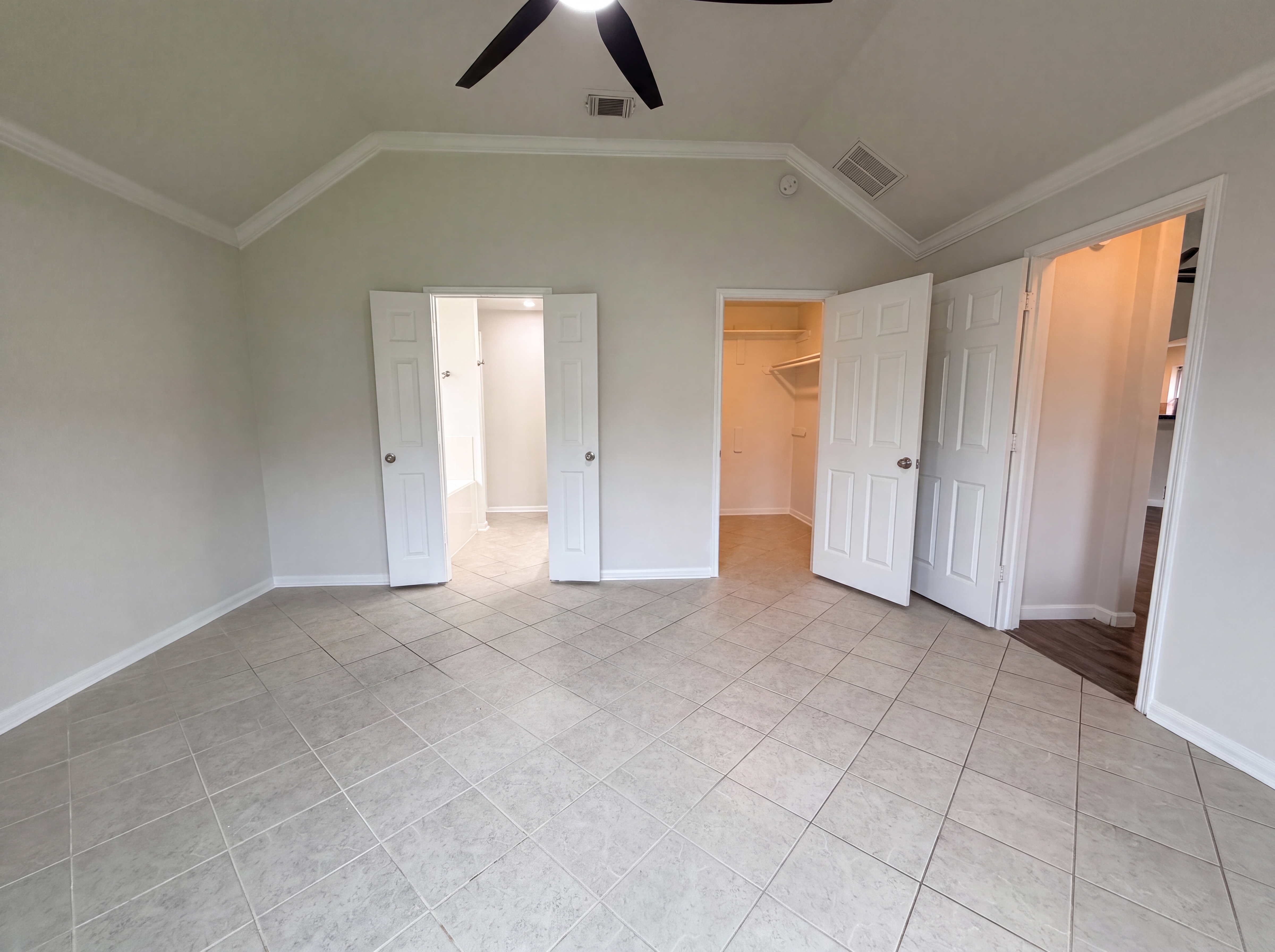 Photo 4 of 21 of 2127 Hannover Way, Spring, TX