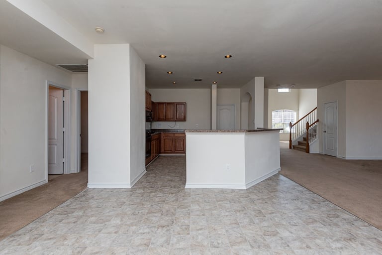 Photo 11 of 33 - 7715 Longbow Ln, Arlington, TX 76002