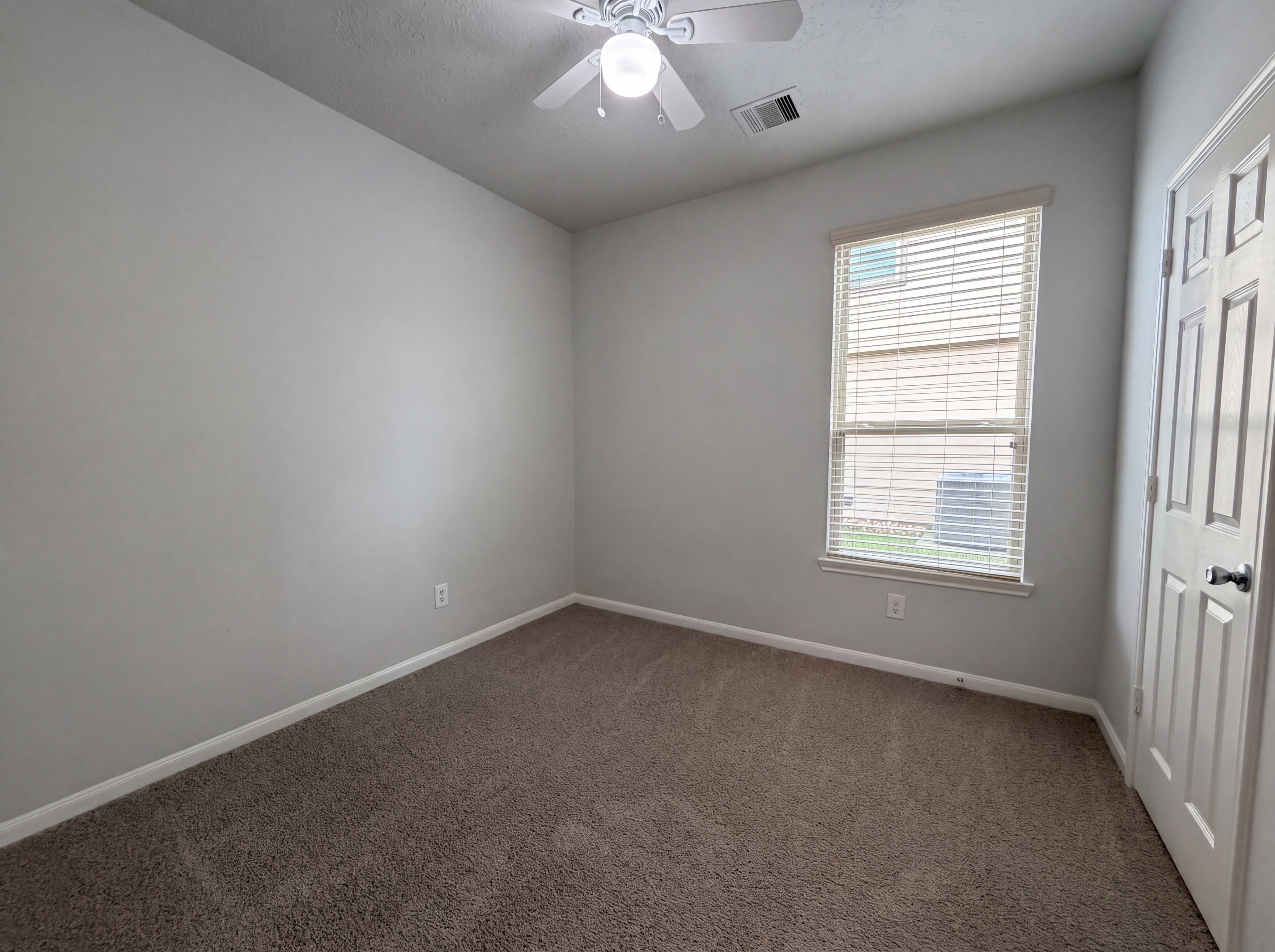 Photo 13 of 24 of 4022 Lake Cypress Cir, Houston, TX