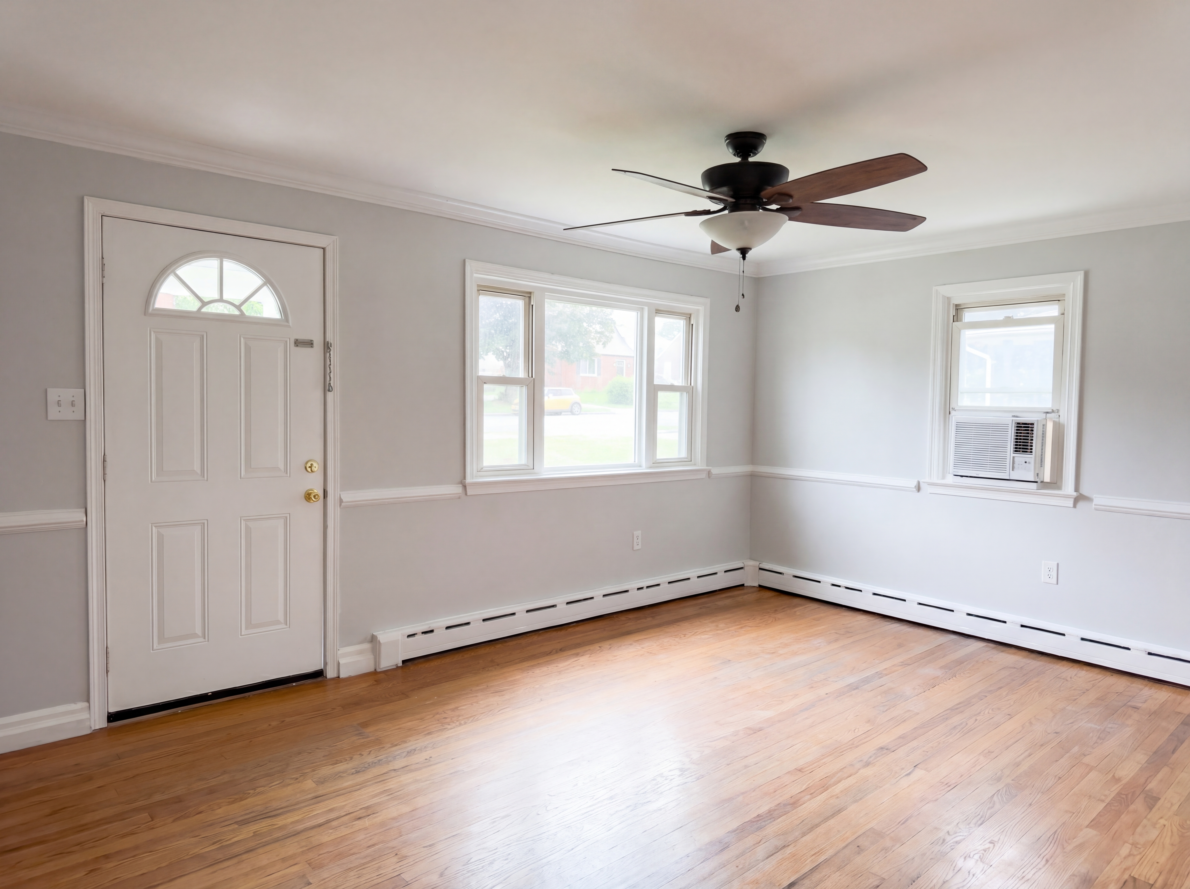 Photo 3 of 19 of 420 Manassas Ave, Front Royal, VA