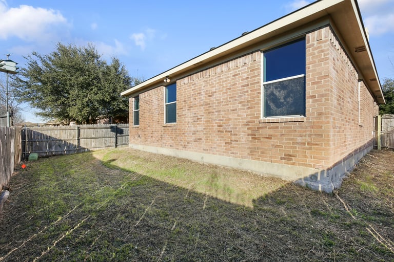 Photo 25 of 25 - 6337 Downeast Dr, Fort Worth, TX 76179