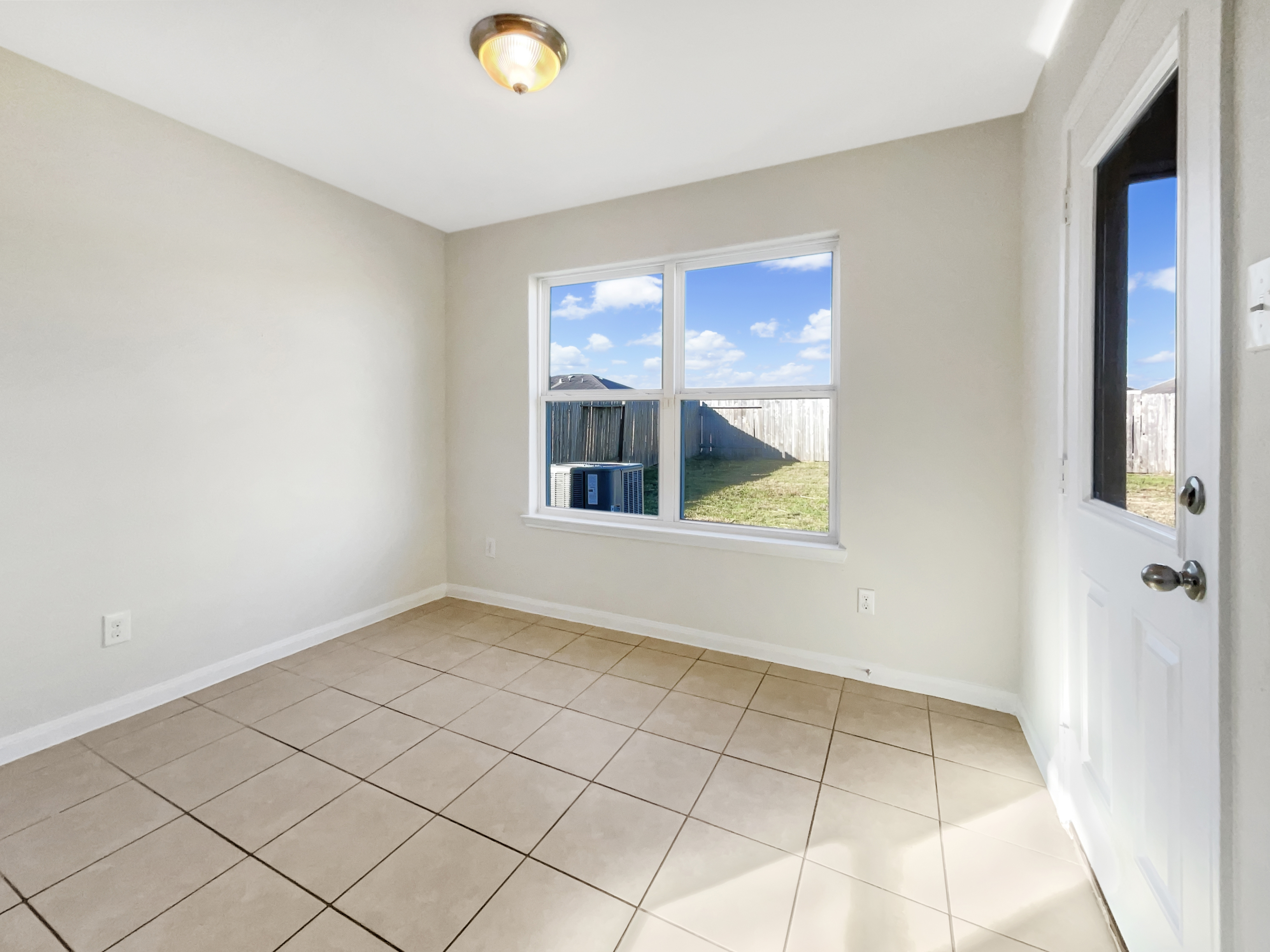 Photo 15 of 19 of 5122 Breezy Parke Ln, Richmond, TX