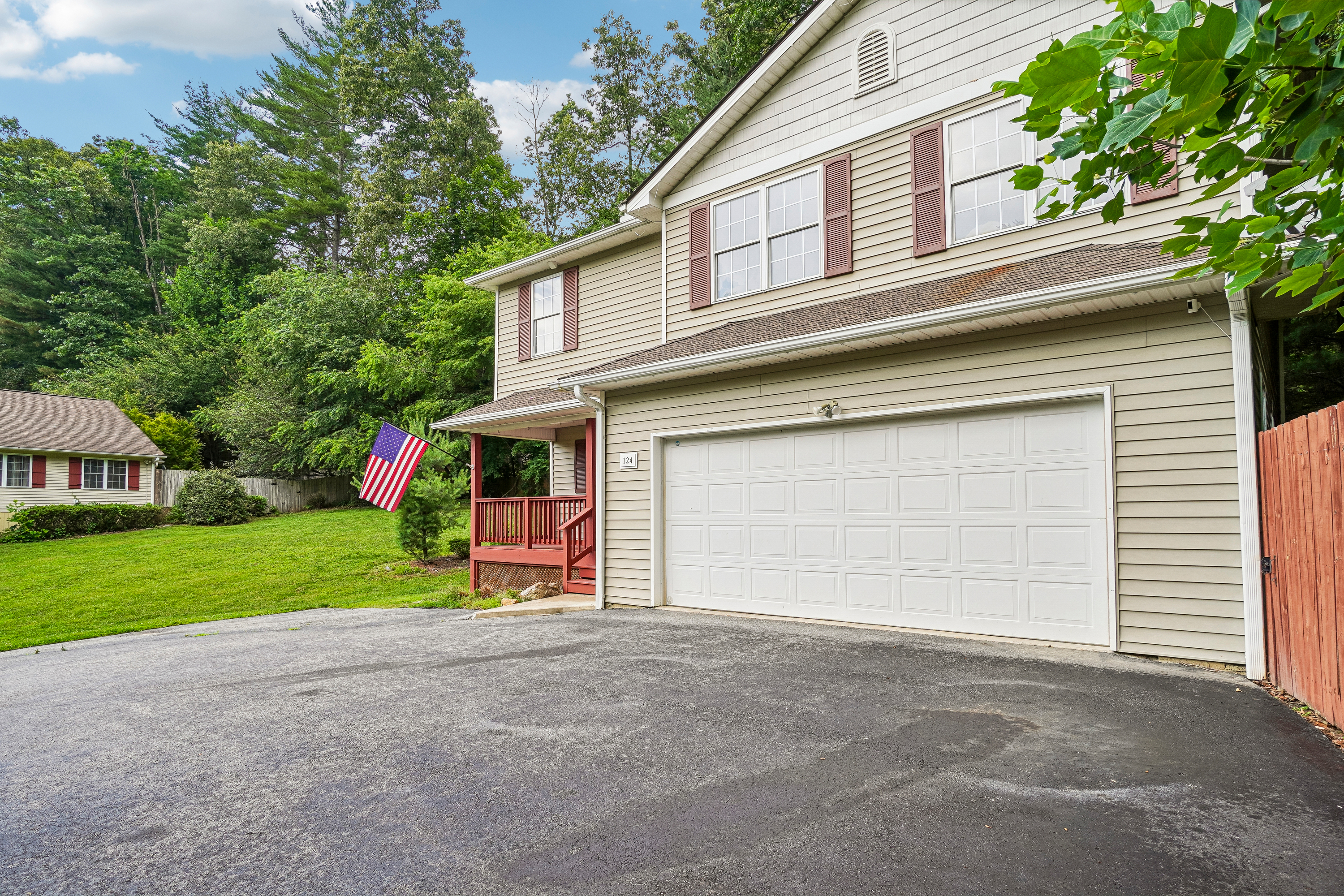 Photo 5 of 65 of 124 Karla Cir, Hendersonville, NC
