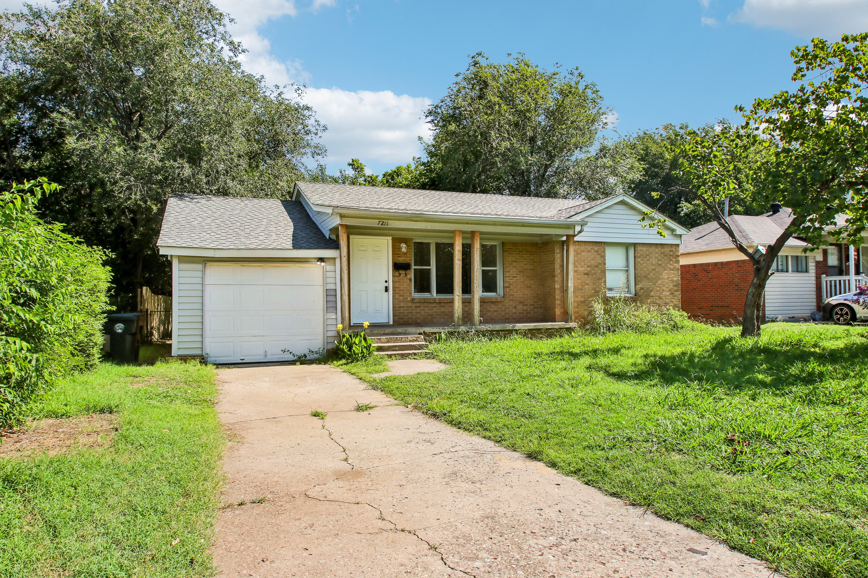 Photo 15 of 24 of 7211 NW 45th St, Bethany, OK