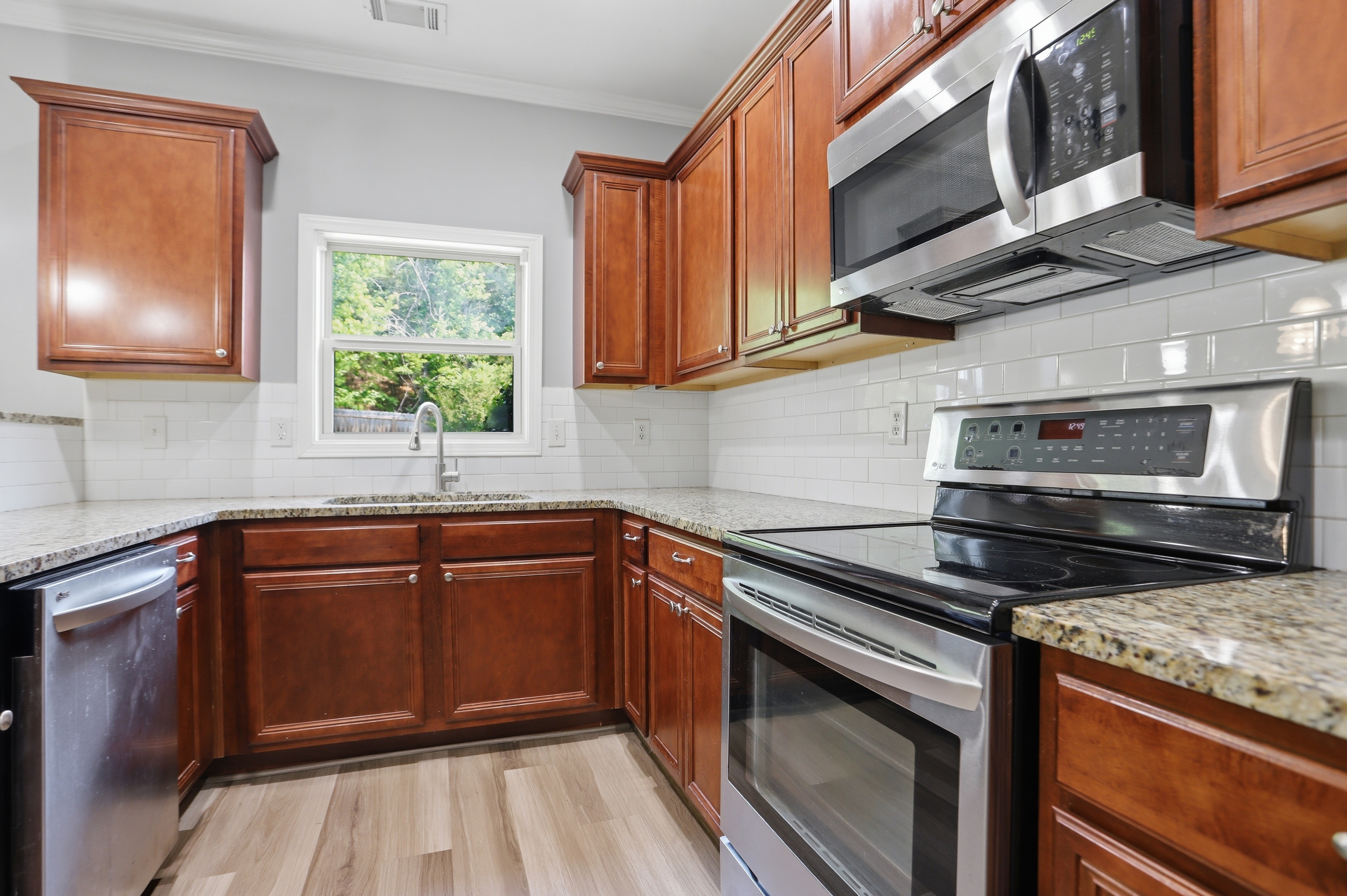 Photo 2 of 35 of 9518 Rushmore Cir, Braselton, GA