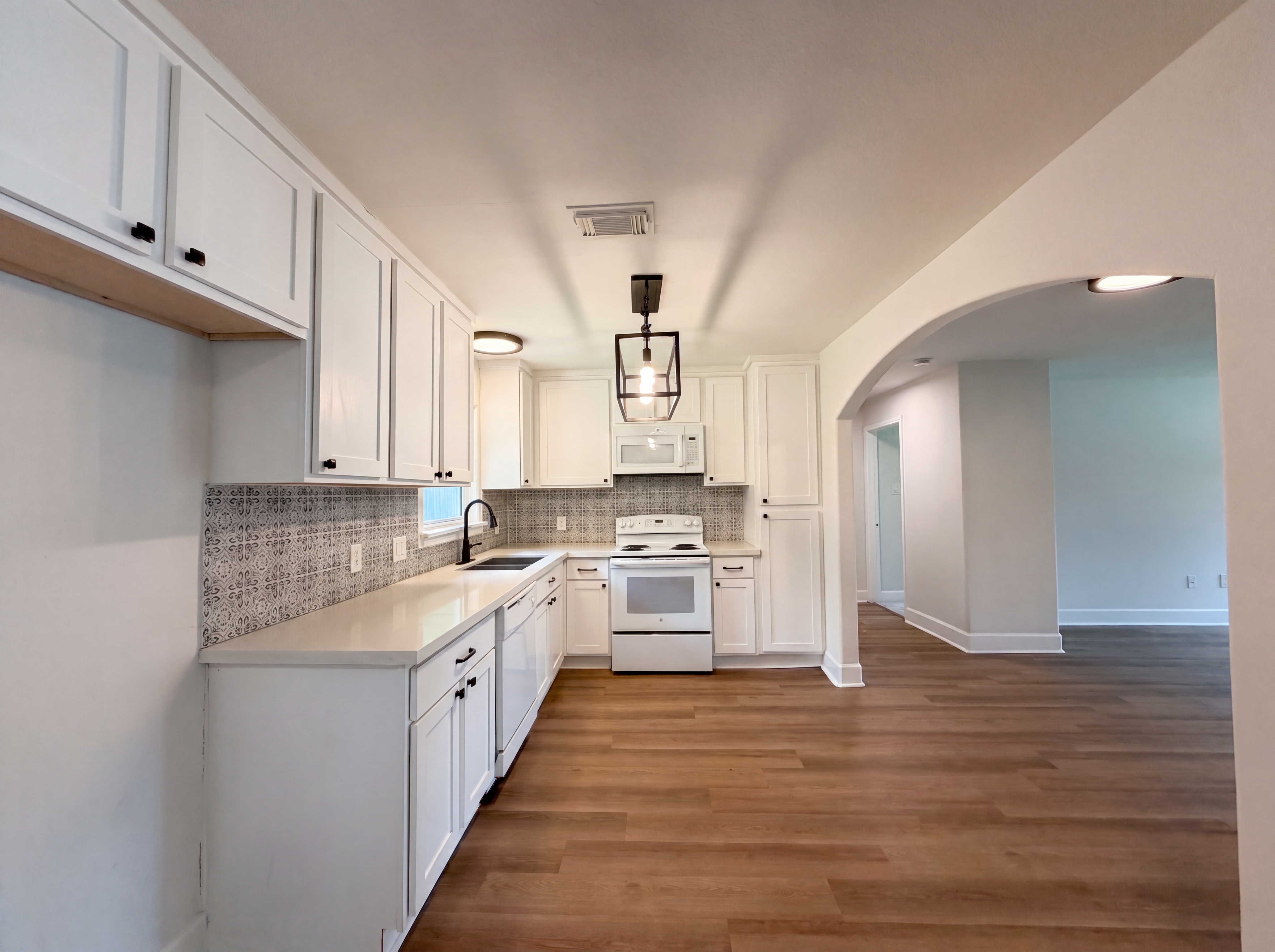 Photo 2 of 19 of 5935 Southseas St, Houston, TX