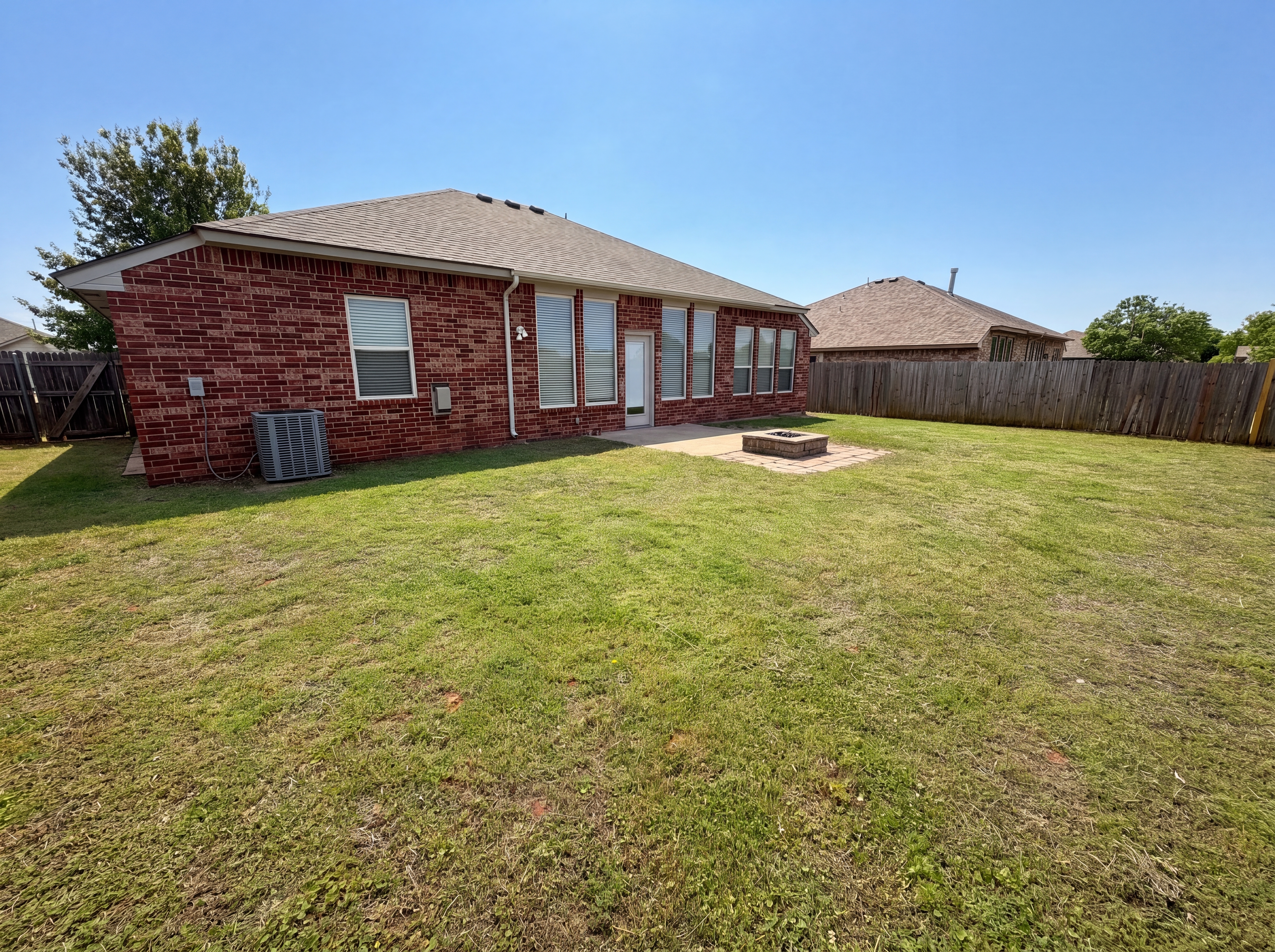 Photo 15 of 16 of 613 Applewood St, Moore, OK