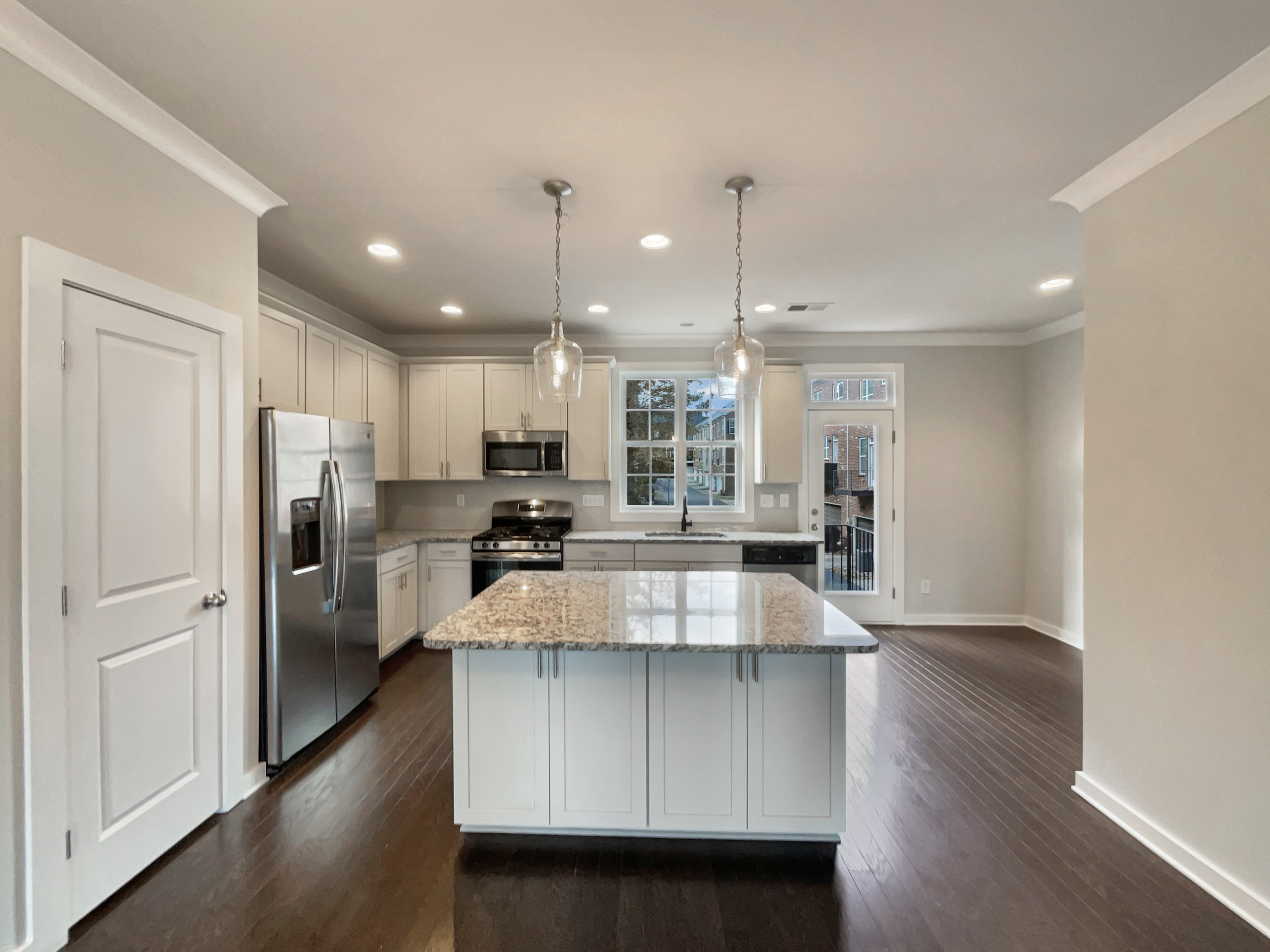 Photo 2 of 22 of 2321 Silver Crescent Dr, Charlotte, NC