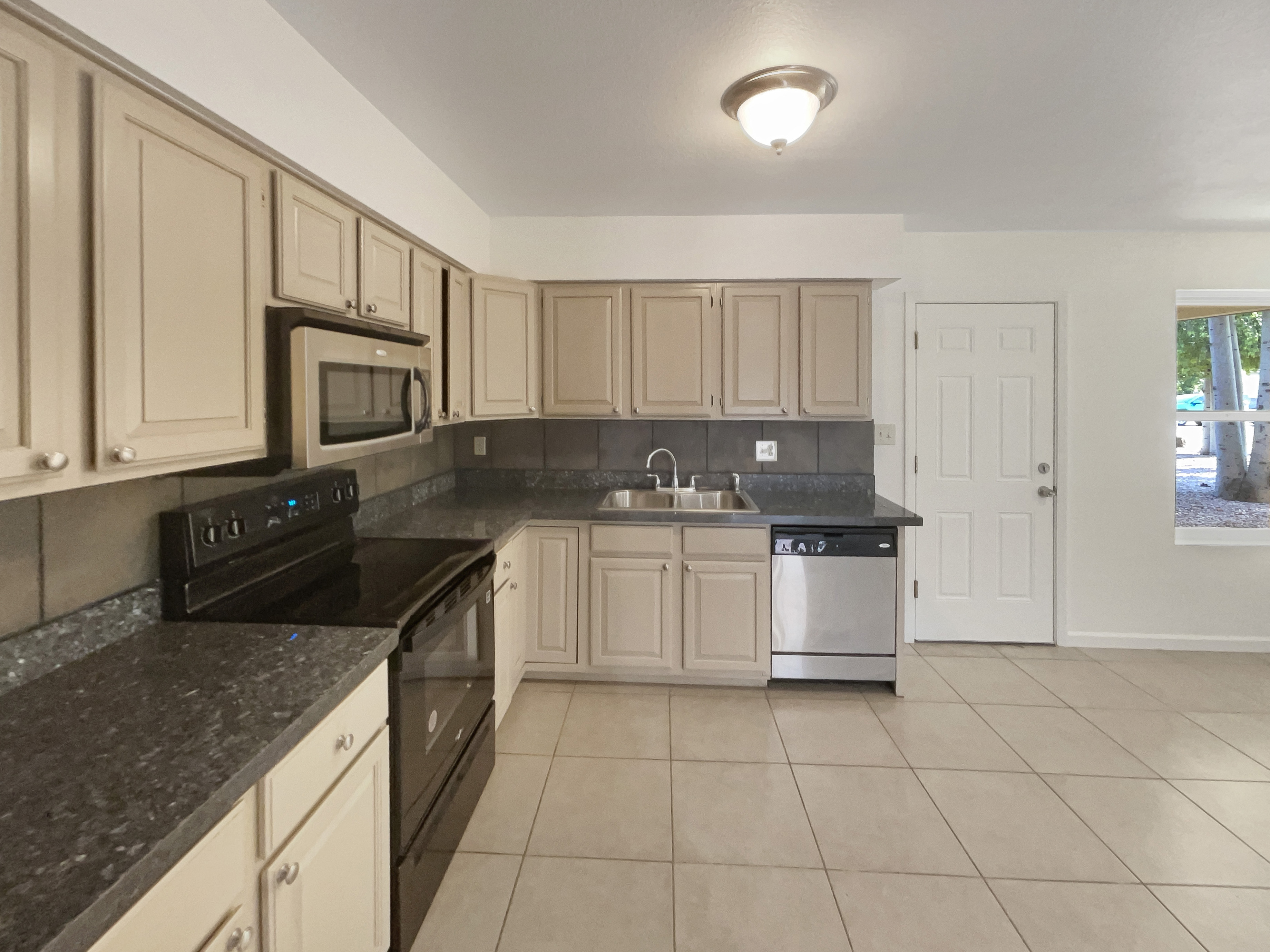 Photo 6 of 26 of 1105 W Anderson Dr, Phoenix, AZ