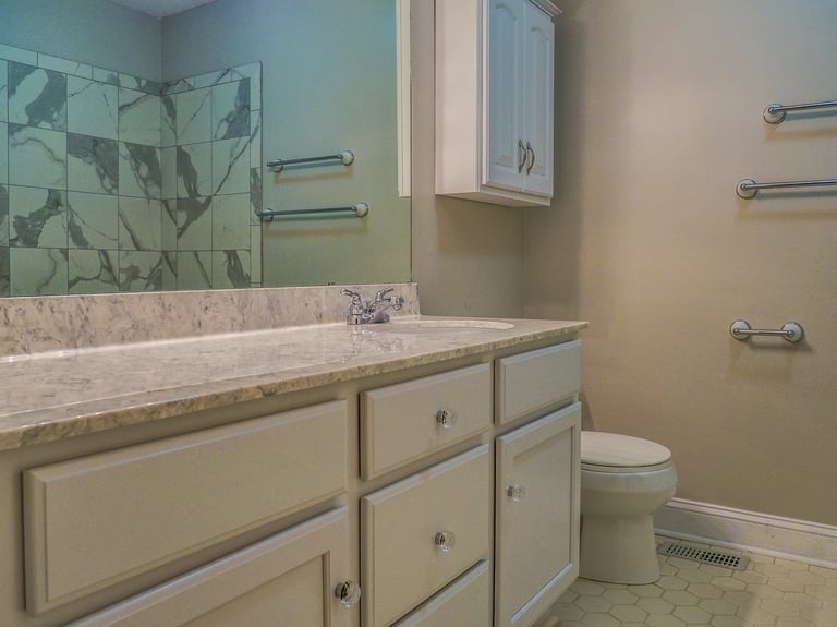 Photo 16 of 19 - 5113 Laurie Dr, Raleigh, NC 27606