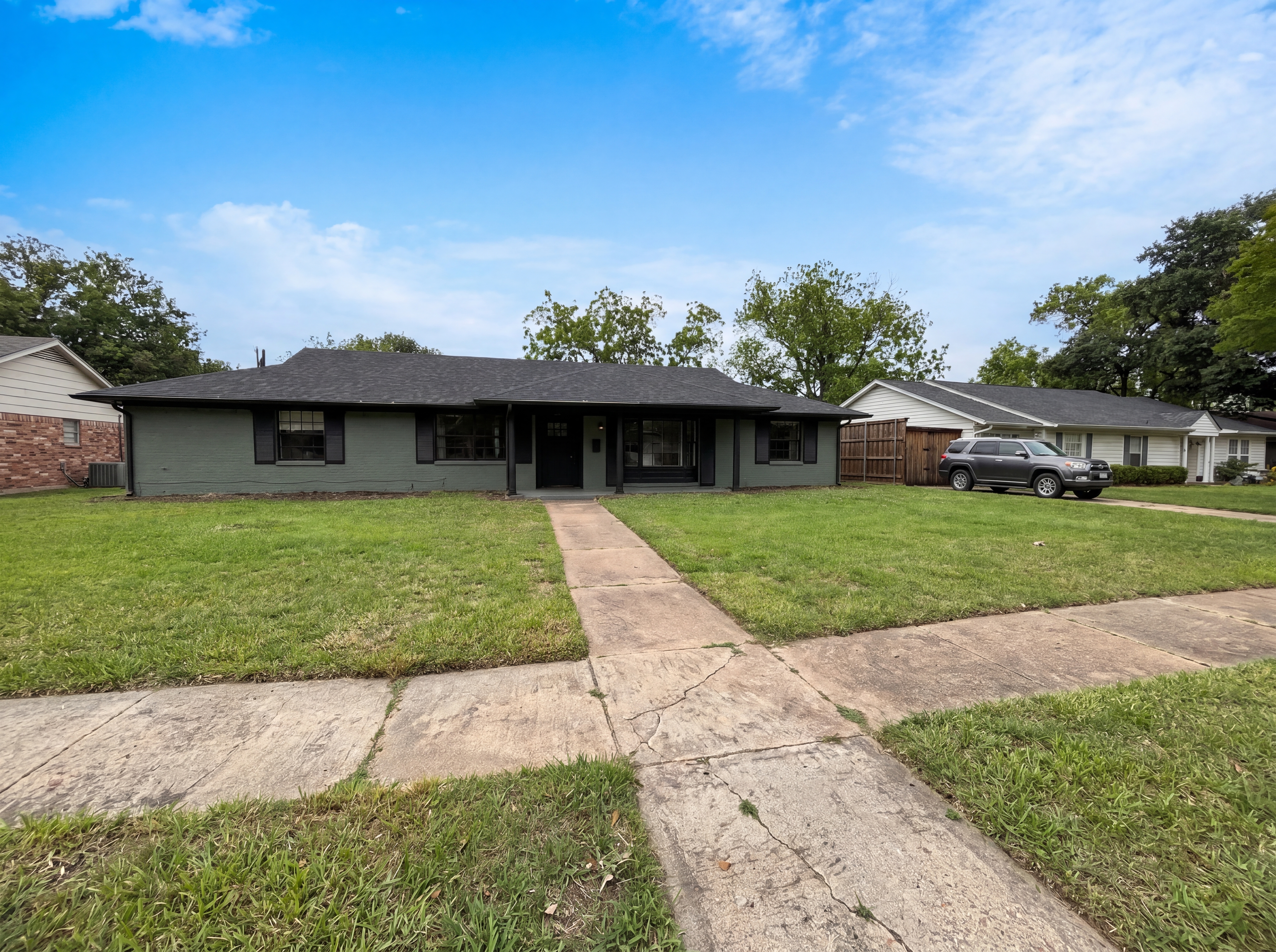 Photo 15 of 16 of 3255 Whitehall Dr, Dallas, TX