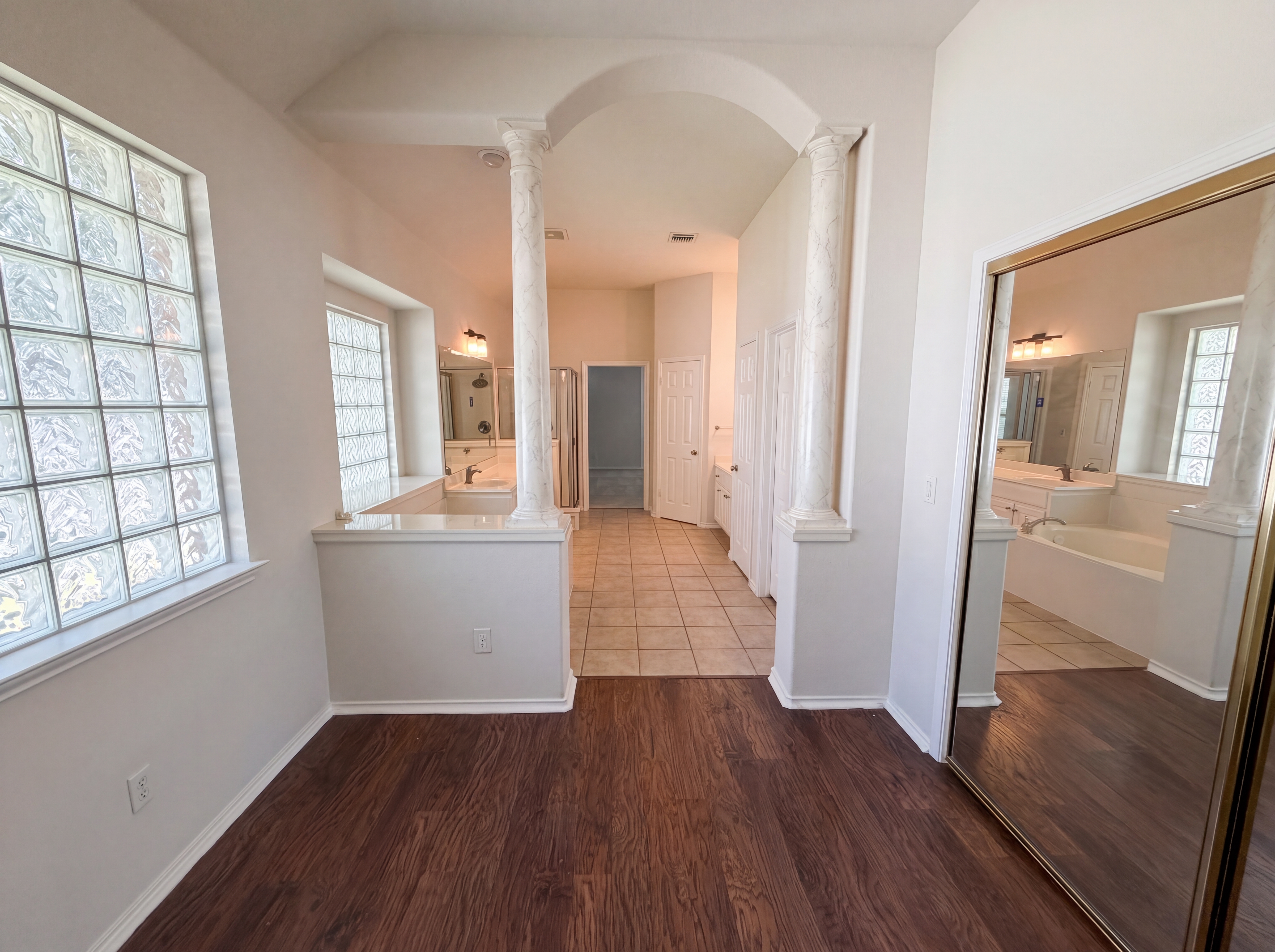Photo 18 of 24 of 117 Brentwood Dr, Georgetown, TX