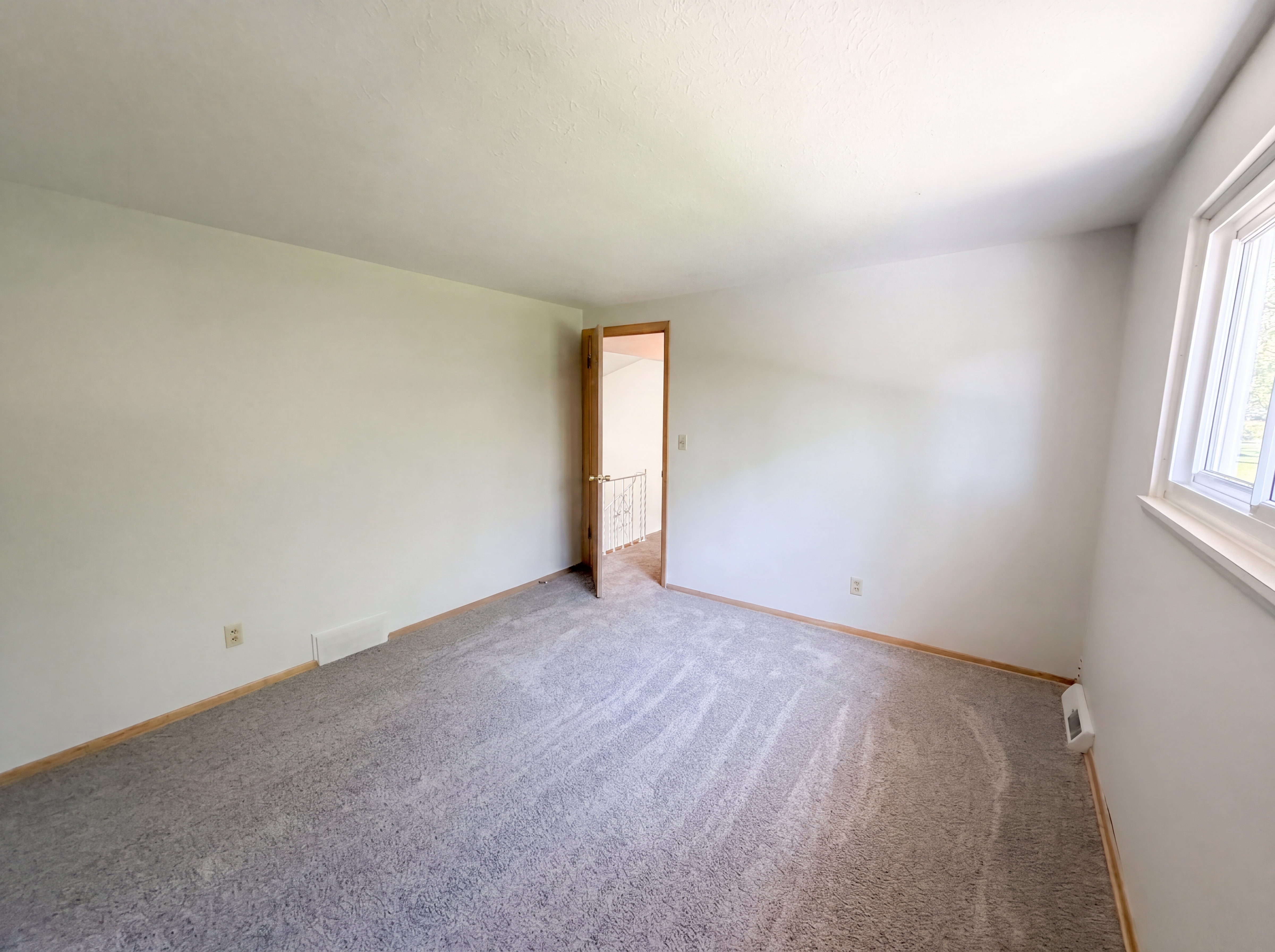 Photo 14 of 24 of 5444 Kenbridge Dr, Cleveland, OH