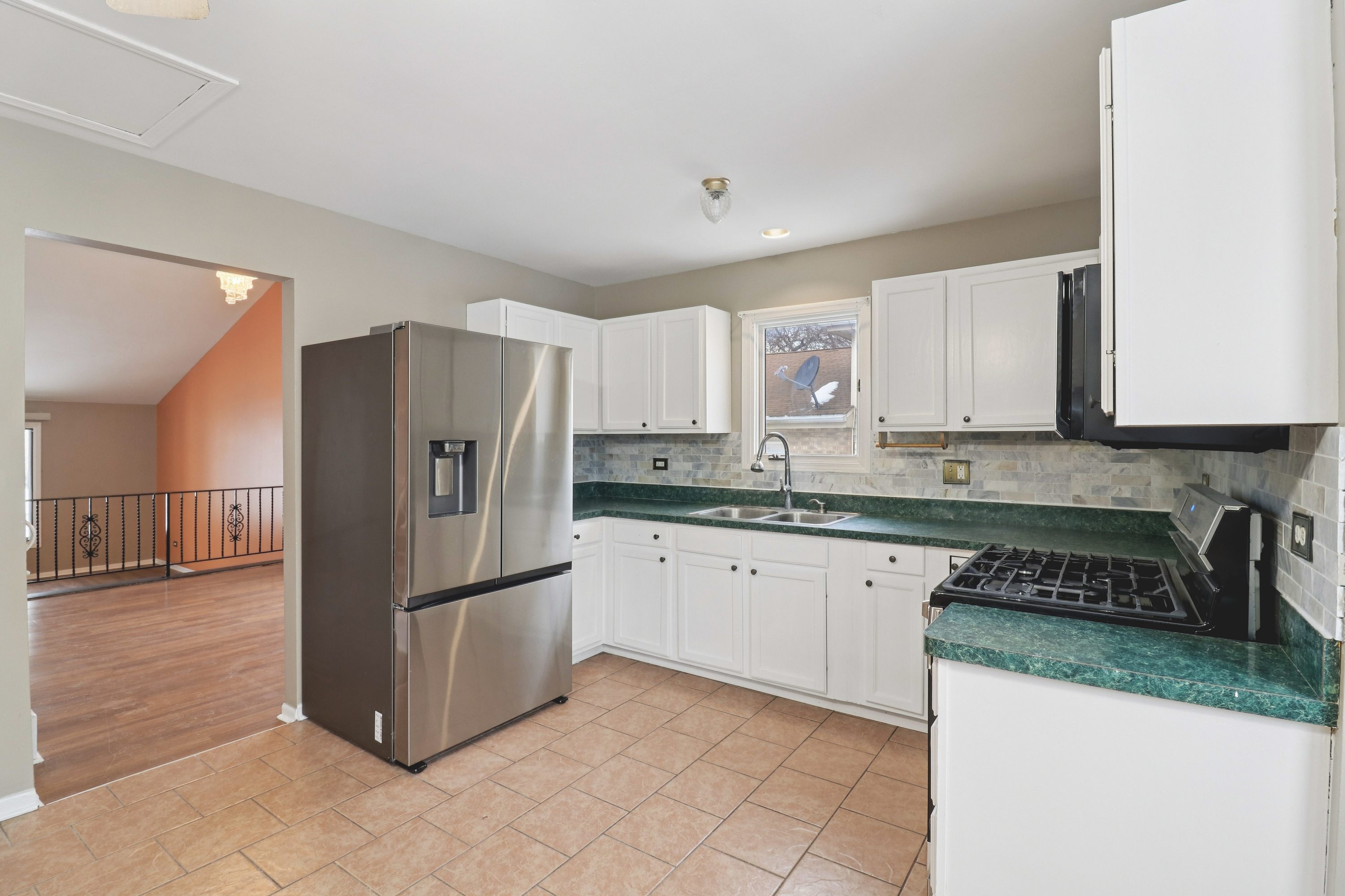 Photo 15 of 37 of 16627 Carse Ave, Harvey, IL