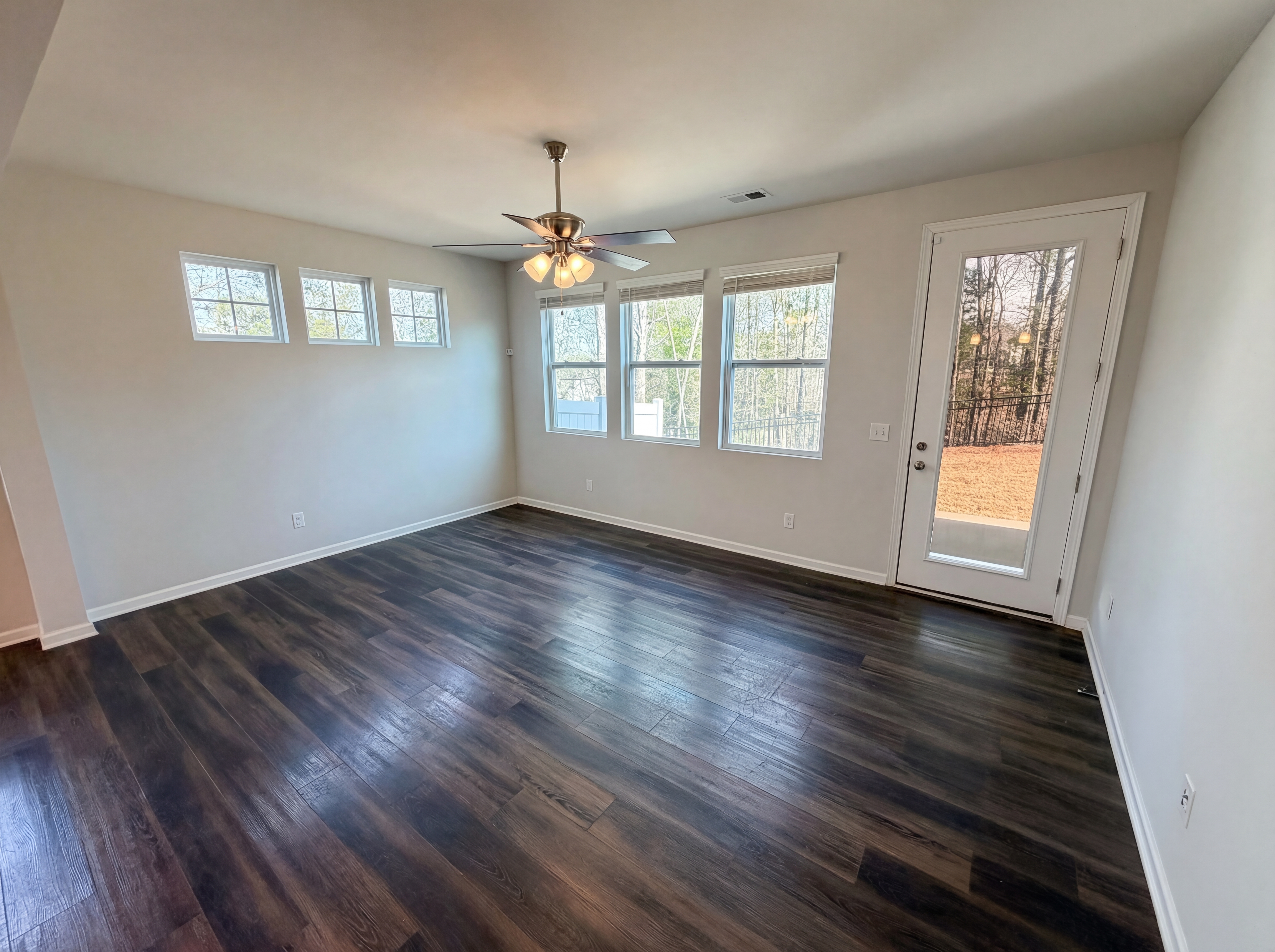 Photo 10 of 24 of 11122 Chalkbark Ln, Charlotte, NC