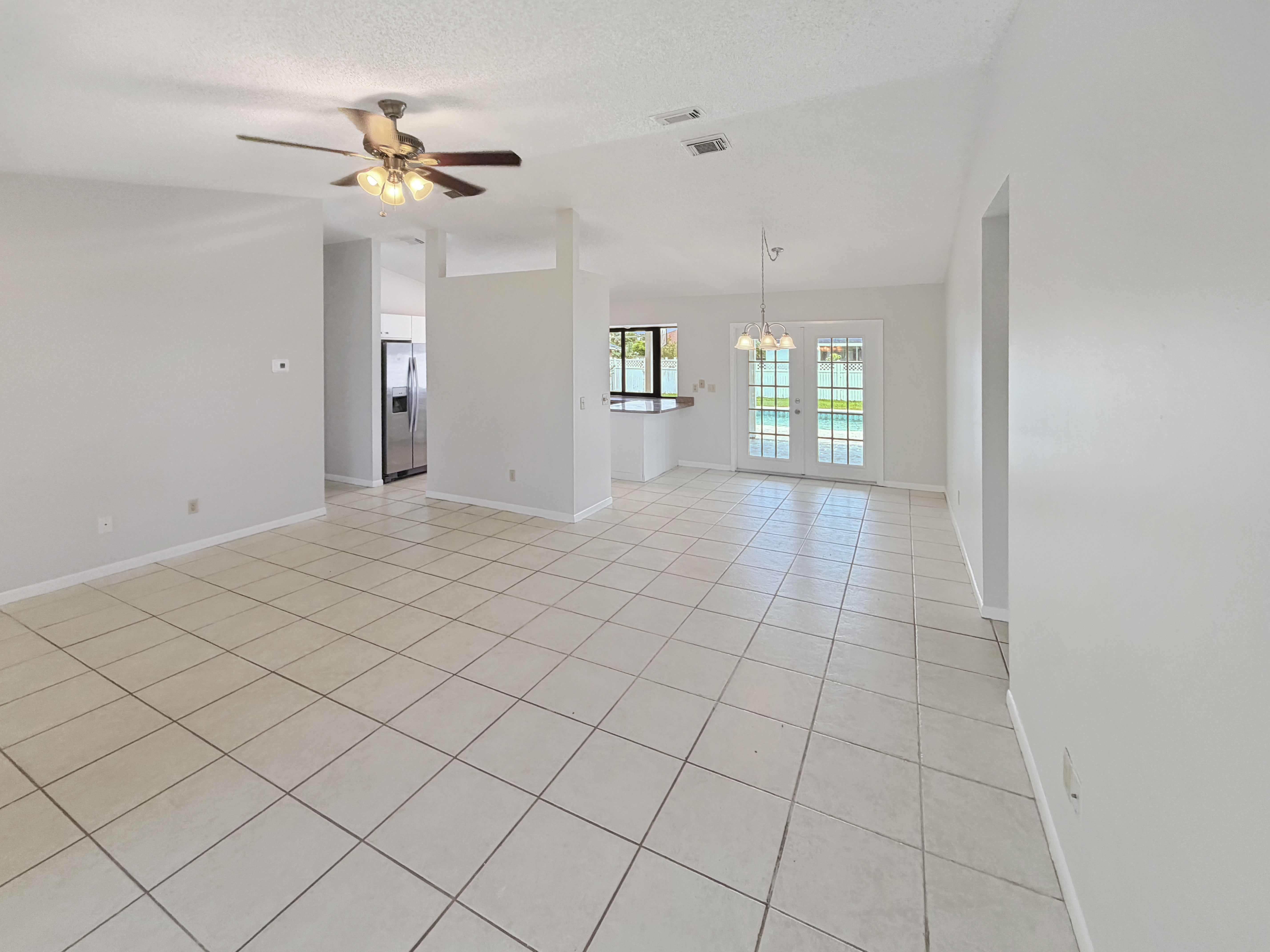 Photo 20 of 38 of 2305 SW Fern Cir, Port Saint Lucie, FL