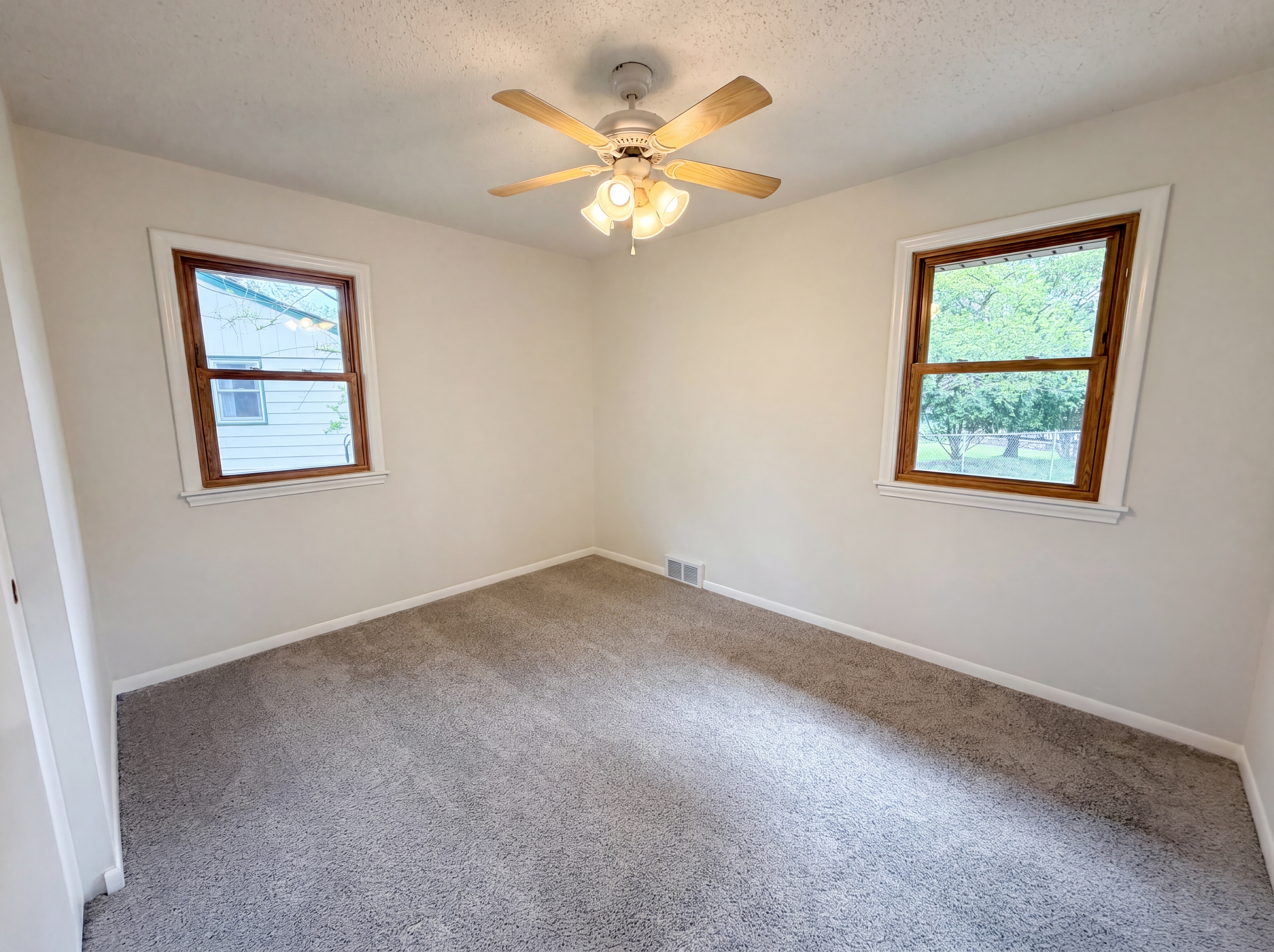 Photo 6 of 27 of 8615 Virginia Cir N, St. Louis Park, MN