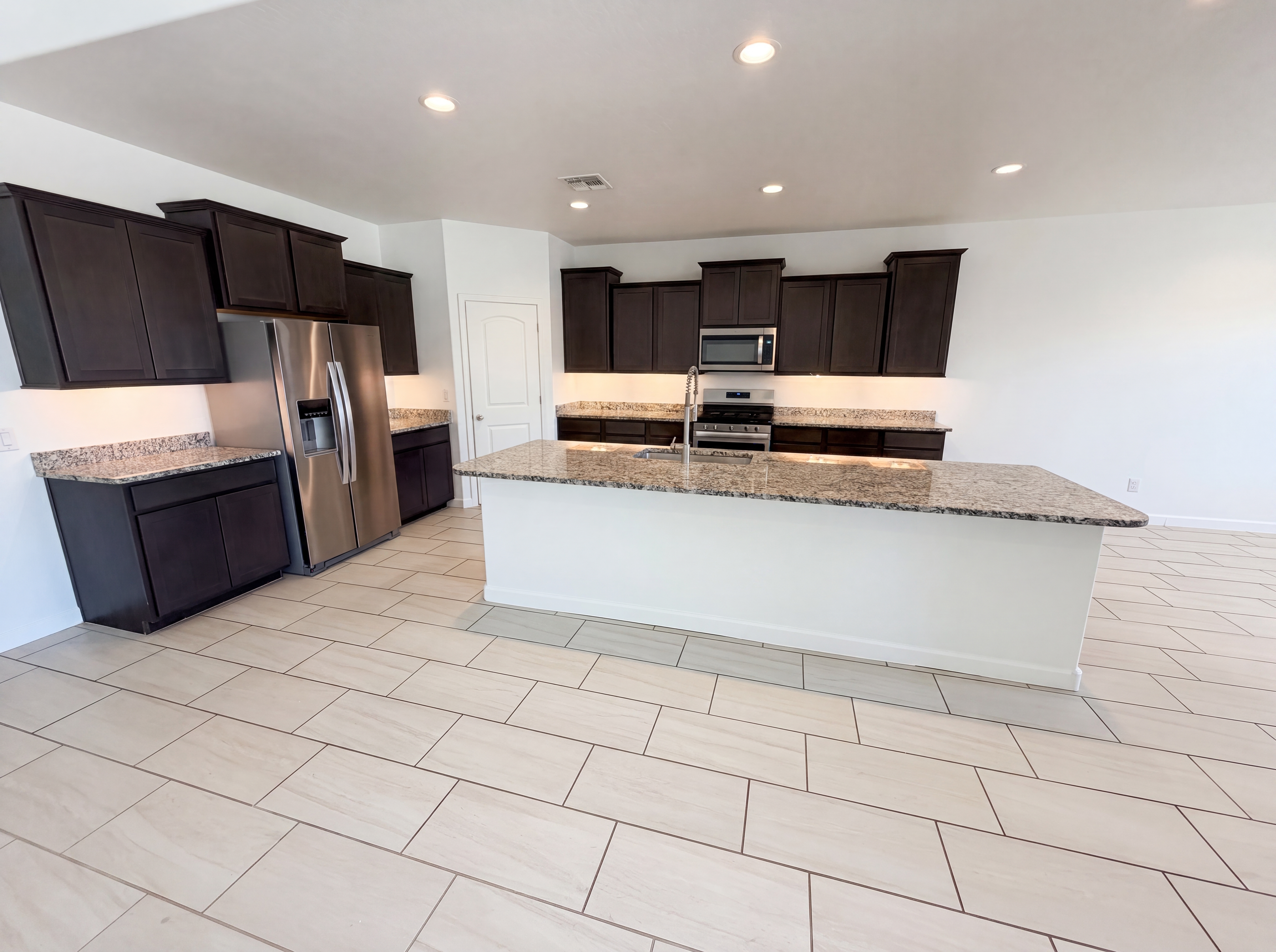 Photo 29 of 38 of 30568 W Clarendon Ave, Buckeye, AZ