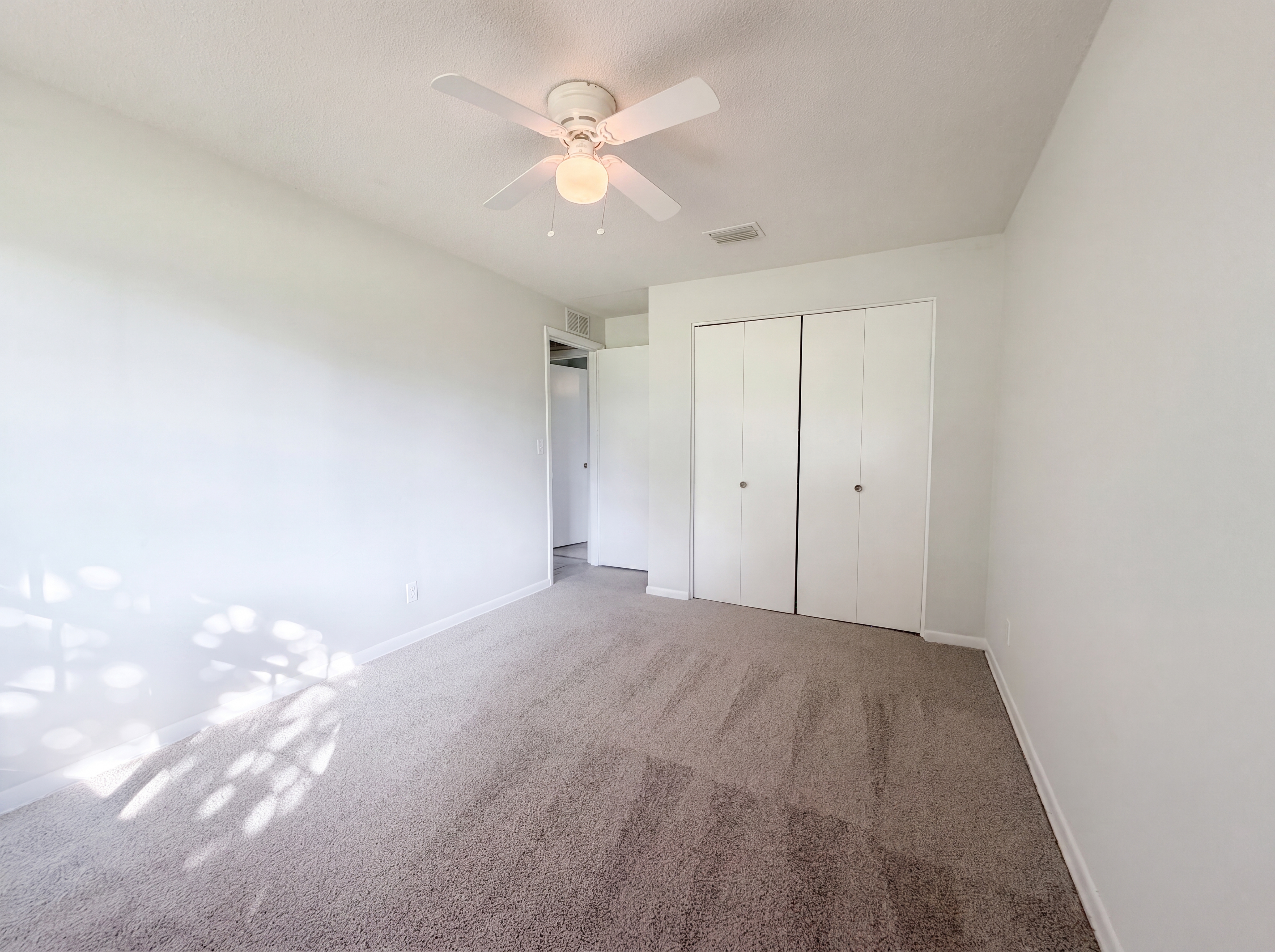 Photo 8 of 17 of 279 Bonnlyn Dr, Orange Park, FL