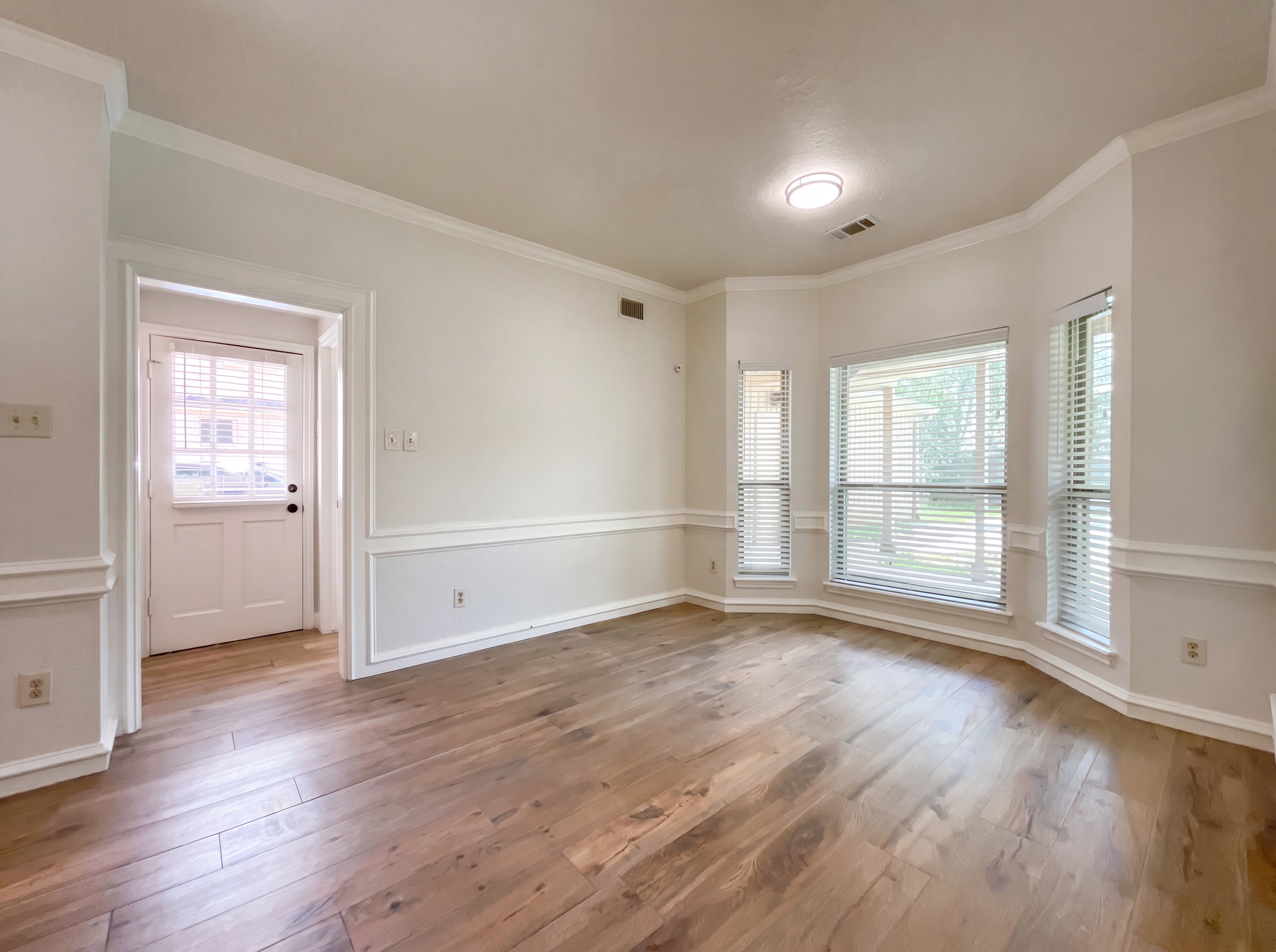 Photo 8 of 26 of 2503 Pleasant Creek Dr, Kingwood, TX