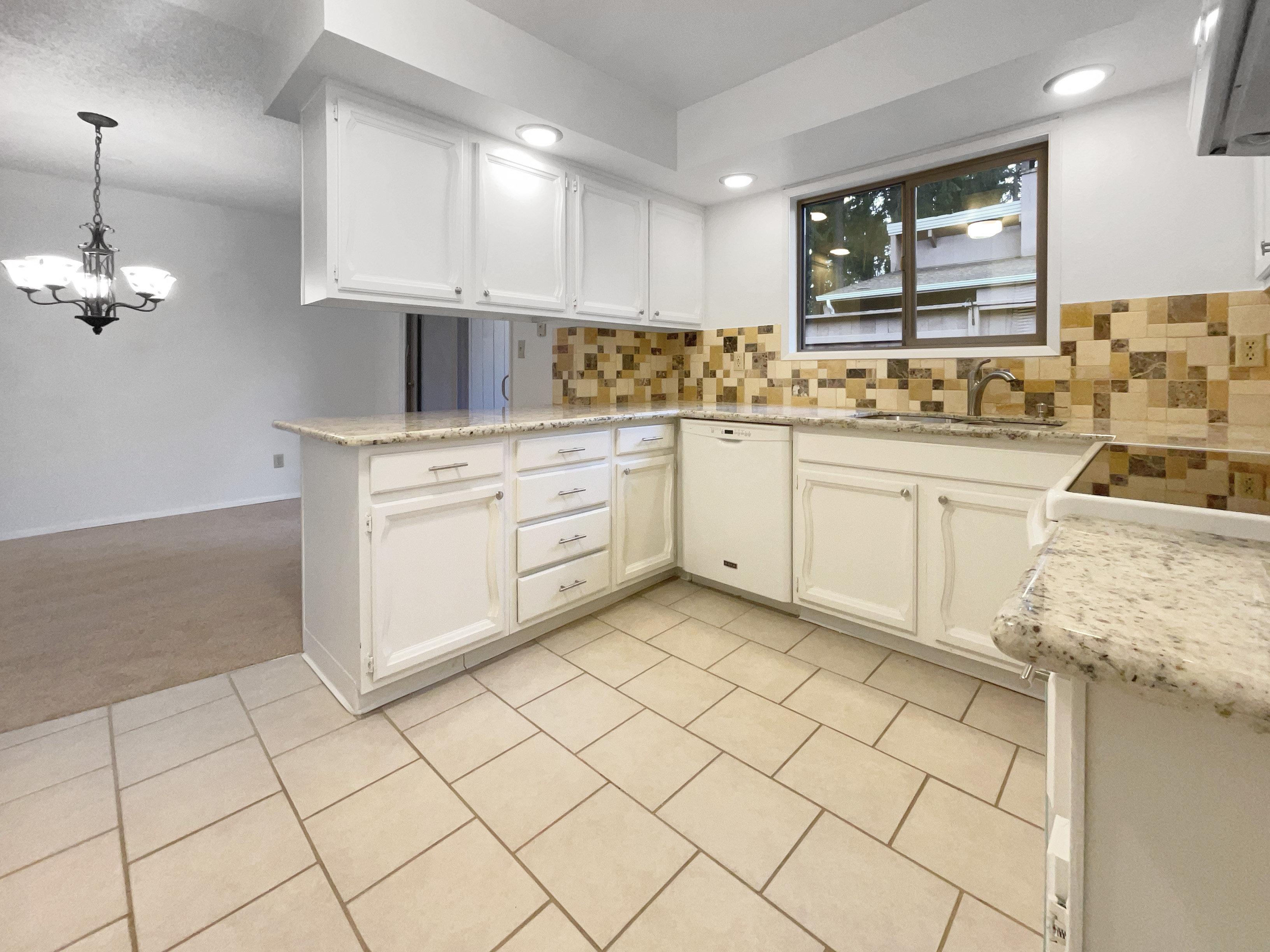 Photo 6 of 19 of 2108 NE 136th Ave, Vancouver, WA