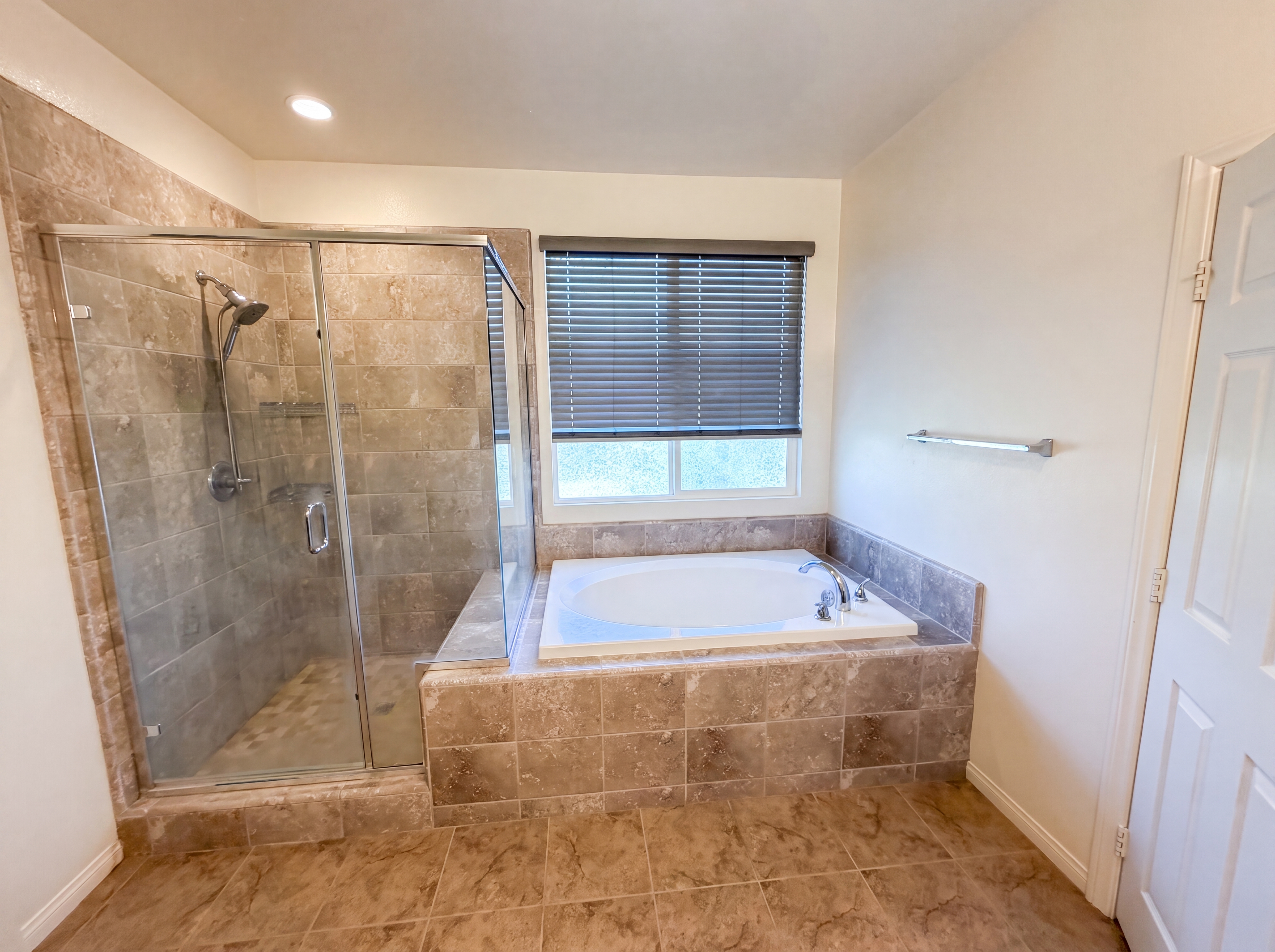 Photo 14 of 24 of 1182 Woodbury Ln, Mentone, CA