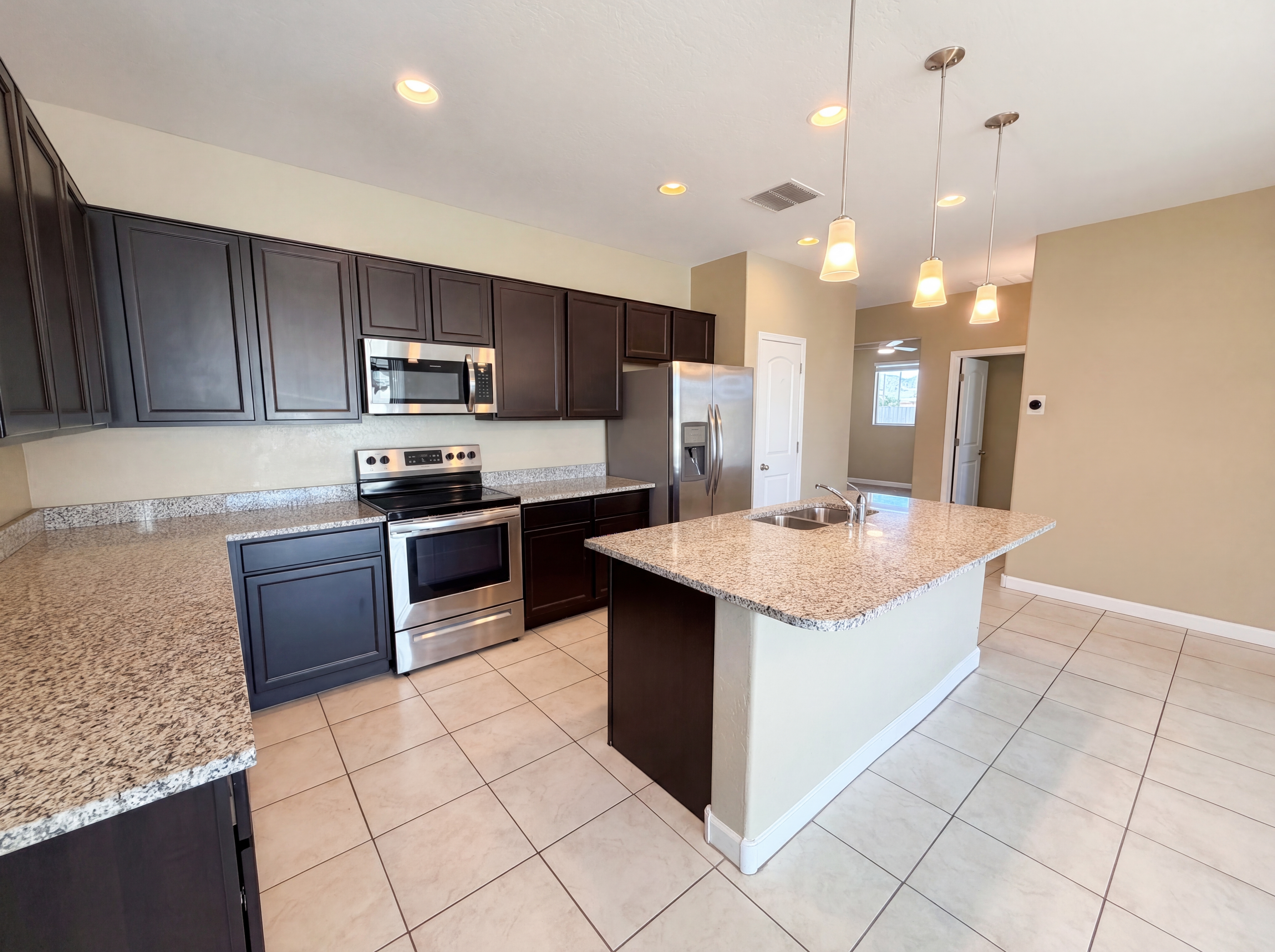 Photo 7 of 28 of 2425 S 235th Dr, Buckeye, AZ