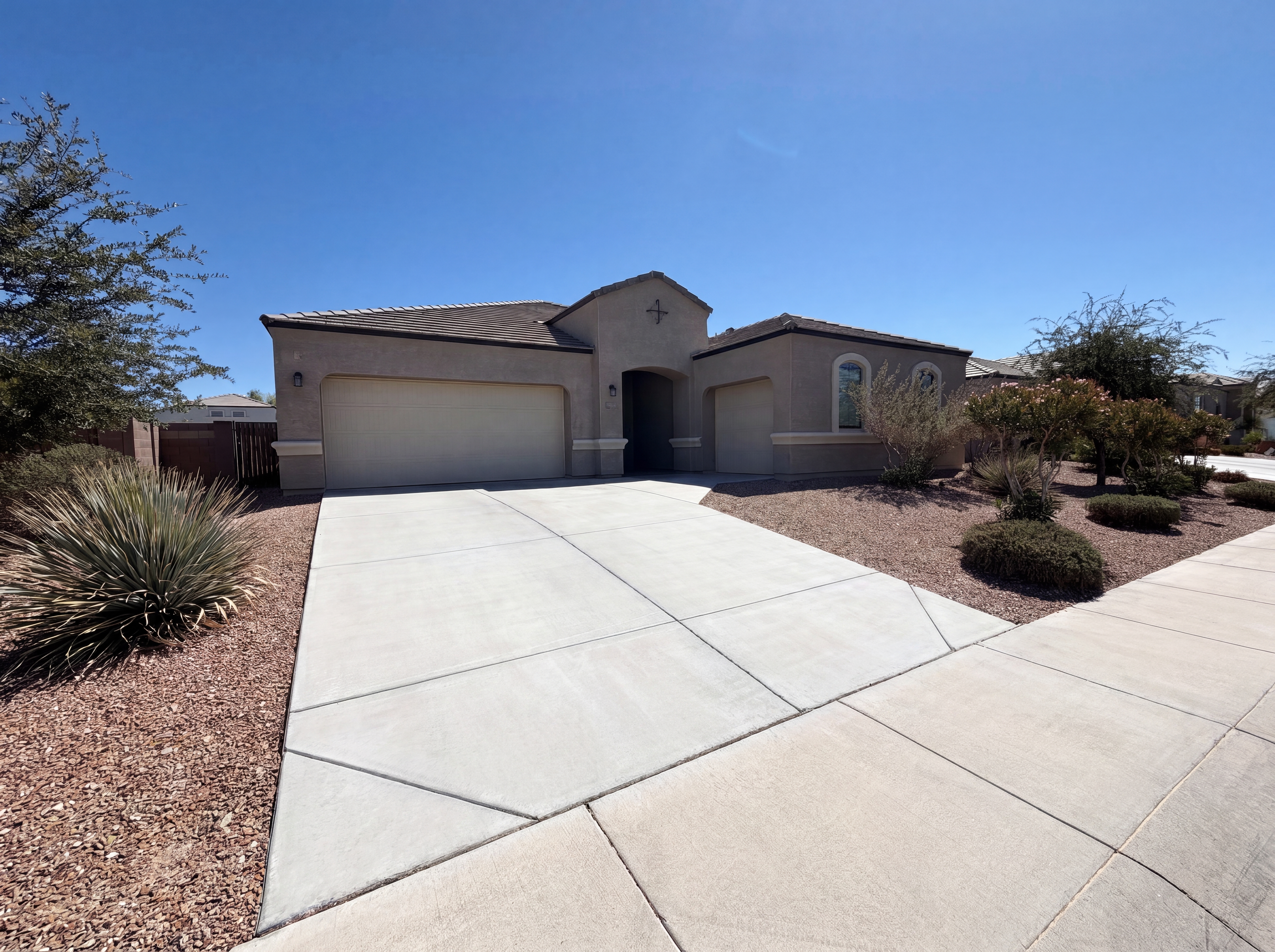 Photo 33 of 38 of 30568 W Clarendon Ave, Buckeye, AZ