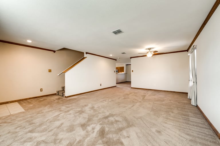 Photo 4 of 27 - 1401 Waterford Dr, Little Elm, TX 75068
