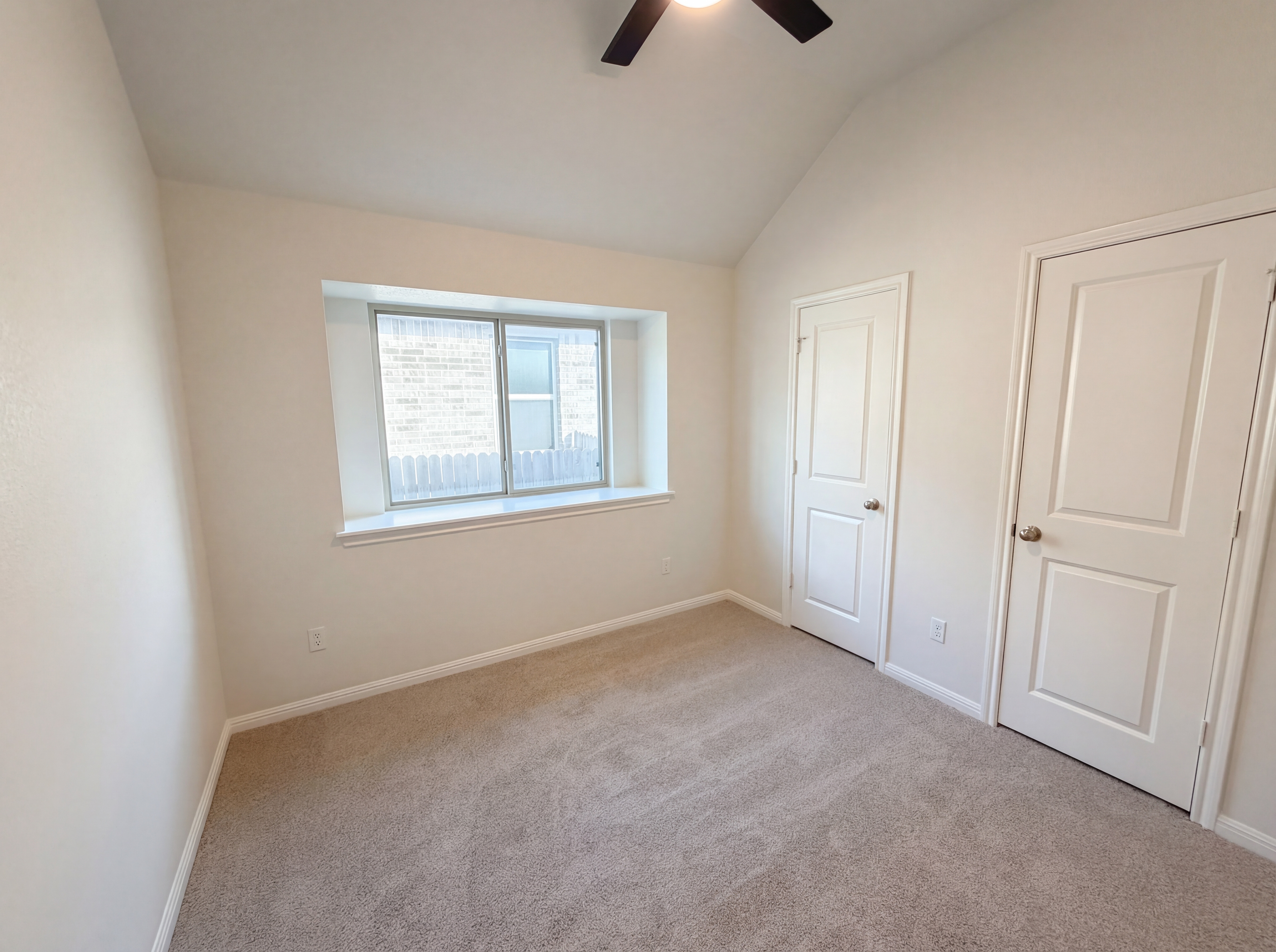 Photo 10 of 19 of 543 Tanda Ln, Hutto, TX