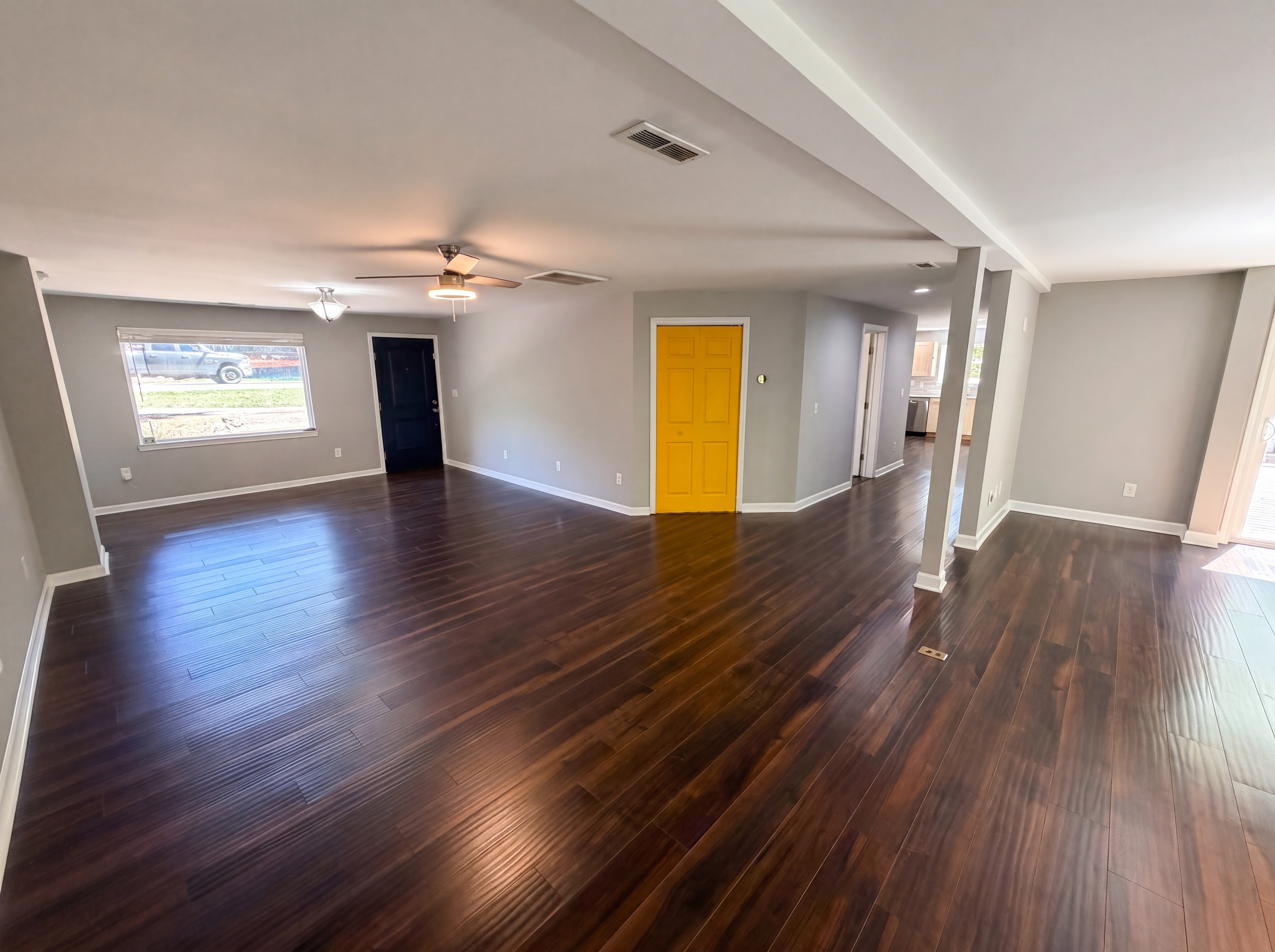 Photo 11 of 31 of 1322 Carolyn Dr, Charlotte, NC