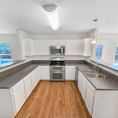 Property photo 3 of 2711 Vistaview Dr