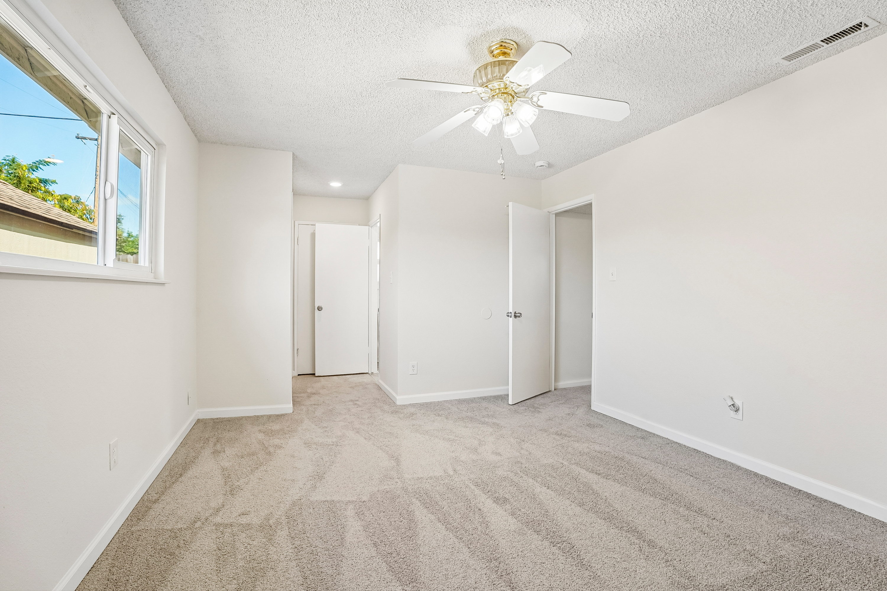 Photo 18 of 42 of 317 Goya Dr, Stockton, CA