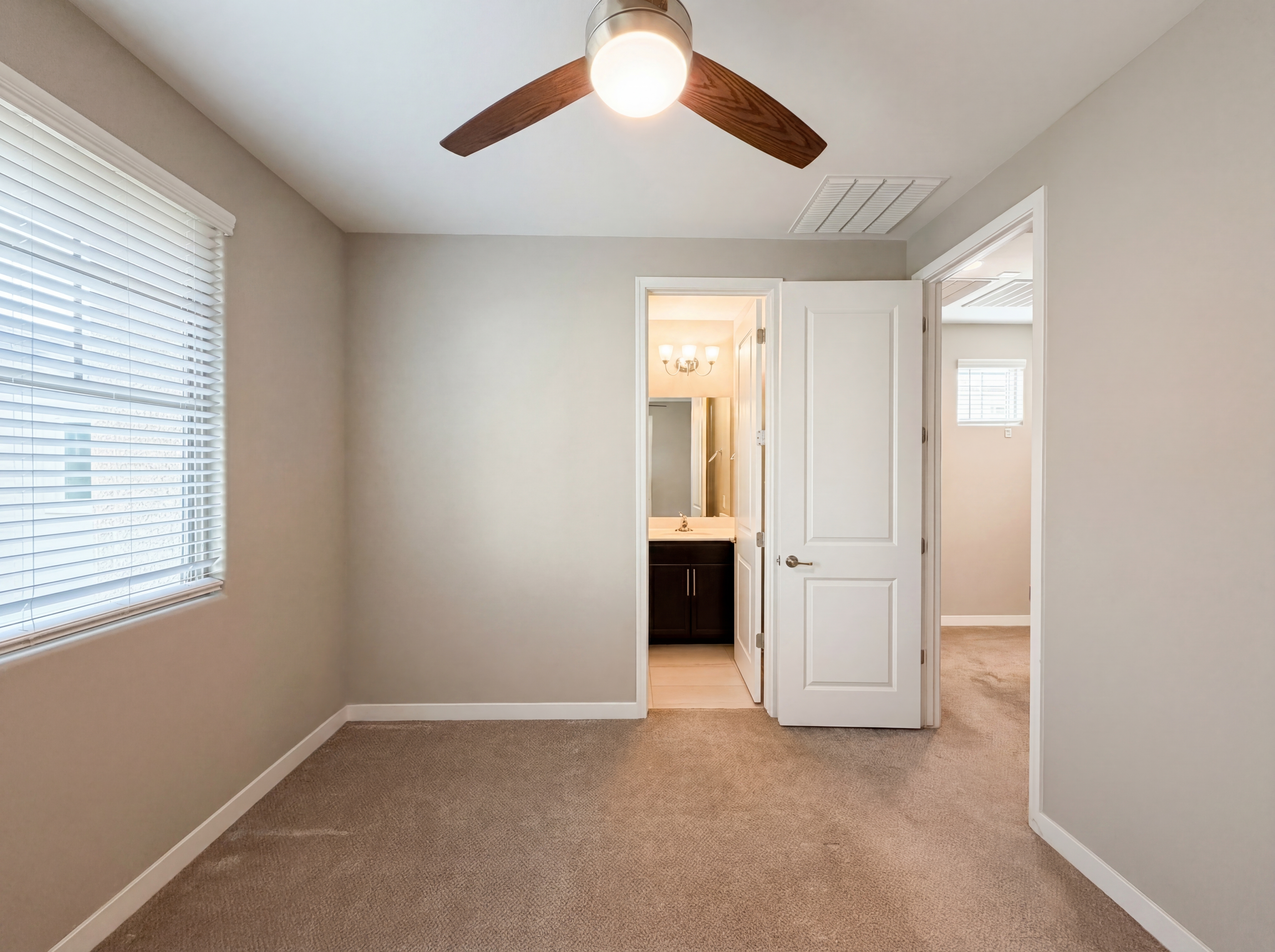 Photo 4 of 24 of 779 W Winchester Dr, Chandler, AZ