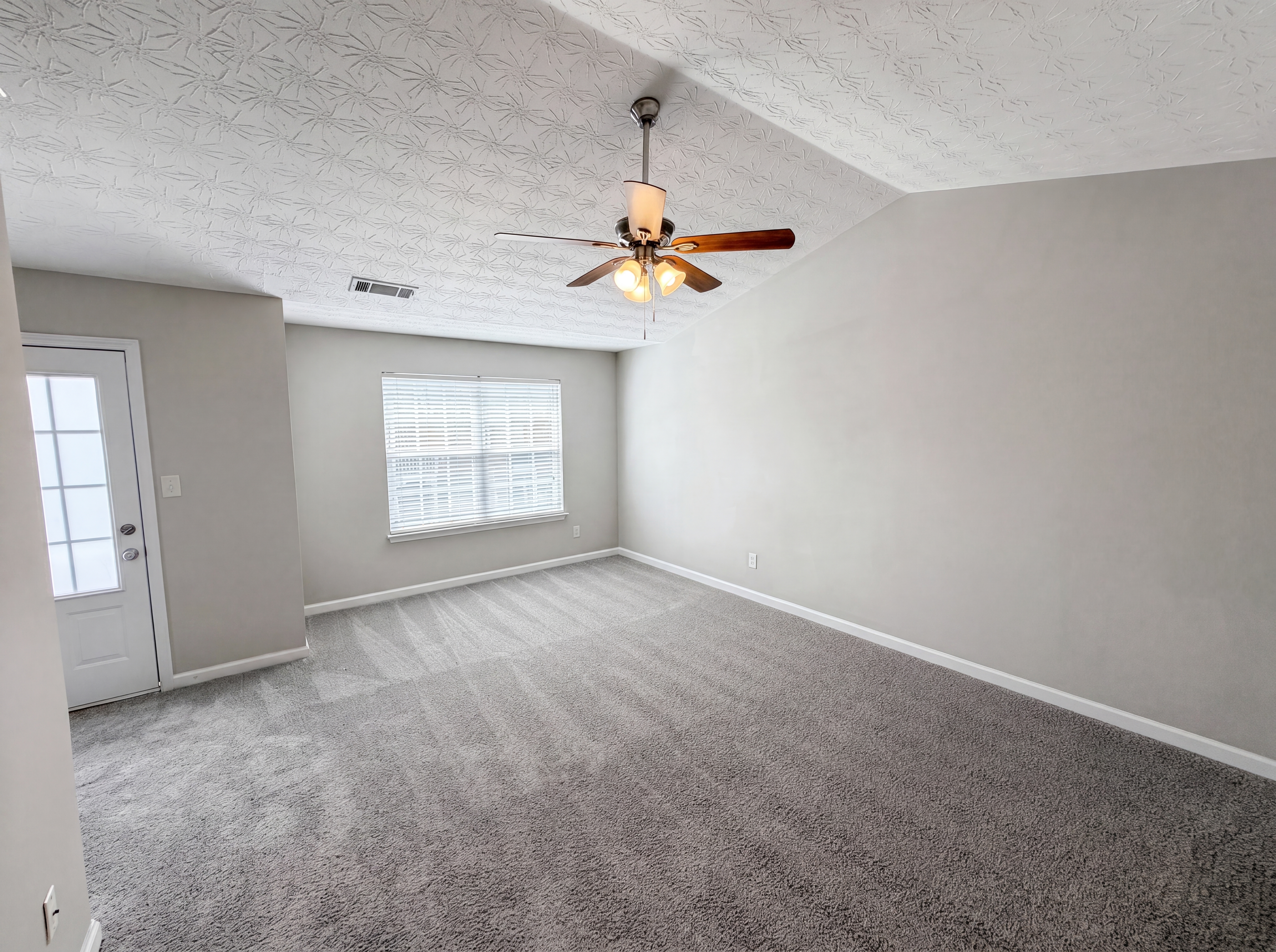 Photo 7 of 33 of 2259 Hawks Bluff Trl, Lawrenceville, GA