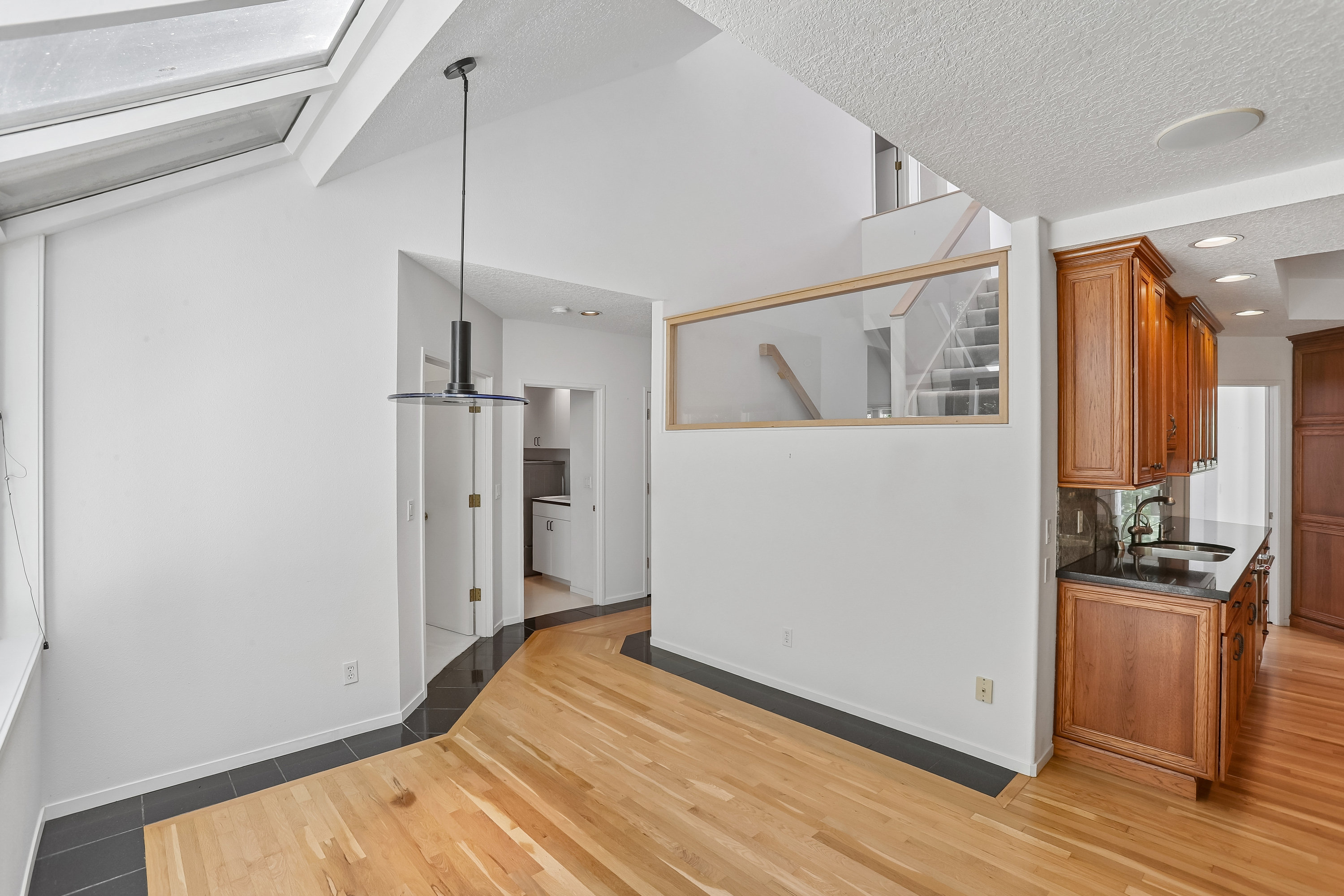 Photo 13 of 35 of 10838 S Southridge Dr, Portland, OR