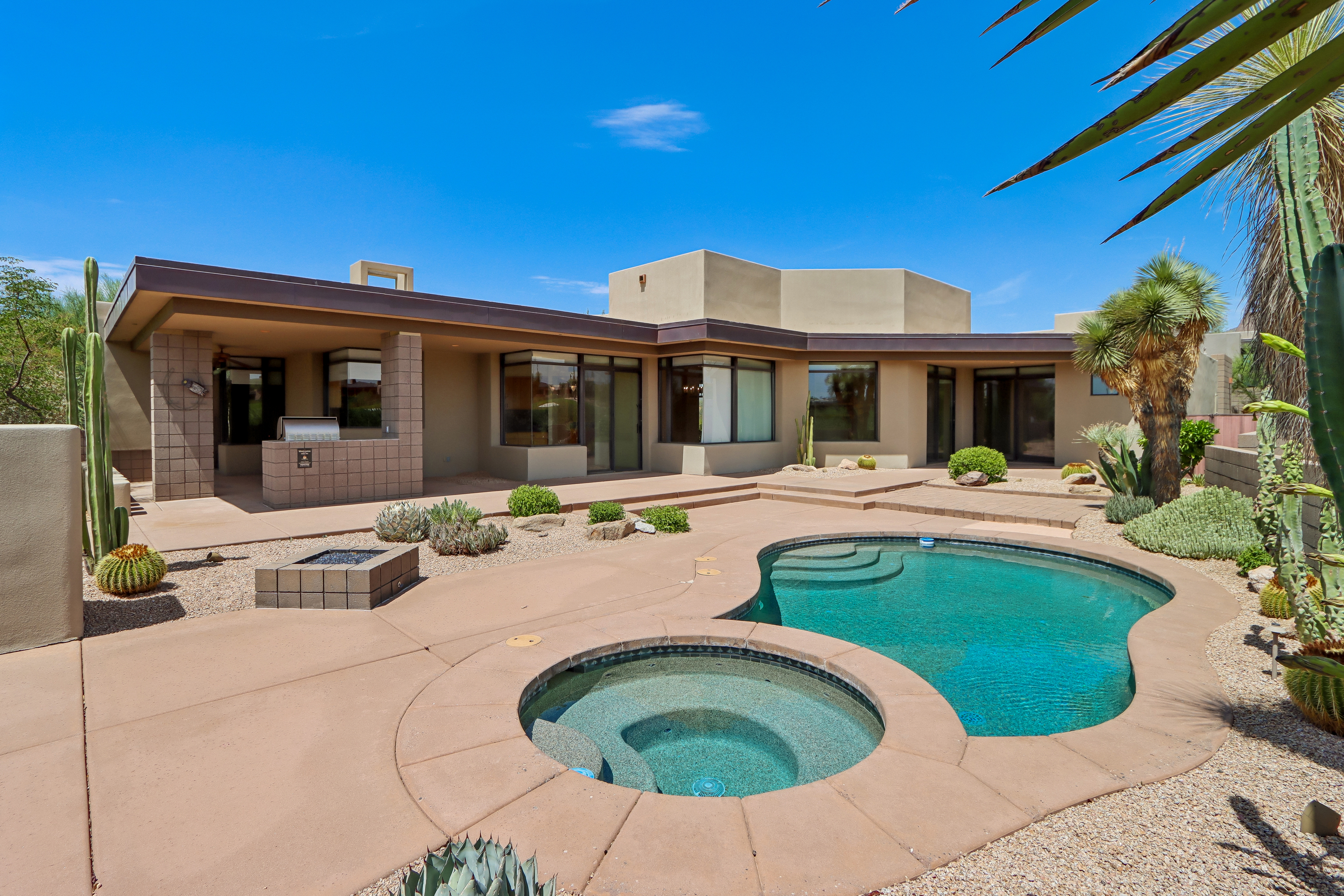 Photo 5 of 32 of 39749 N 107th Way, Scottsdale, AZ