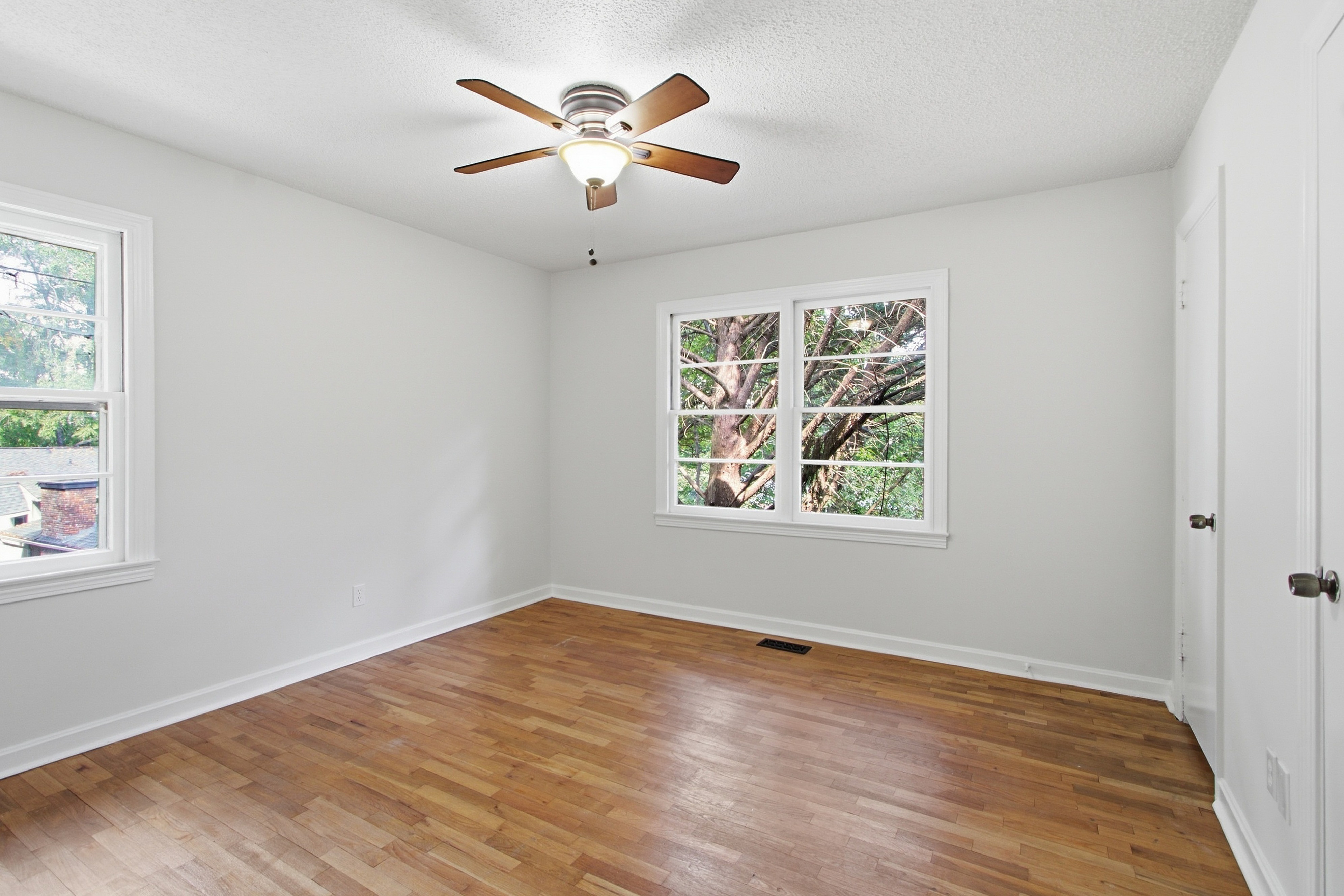 Photo 11 of 18 of 217 Victory Dr, Calhoun, GA