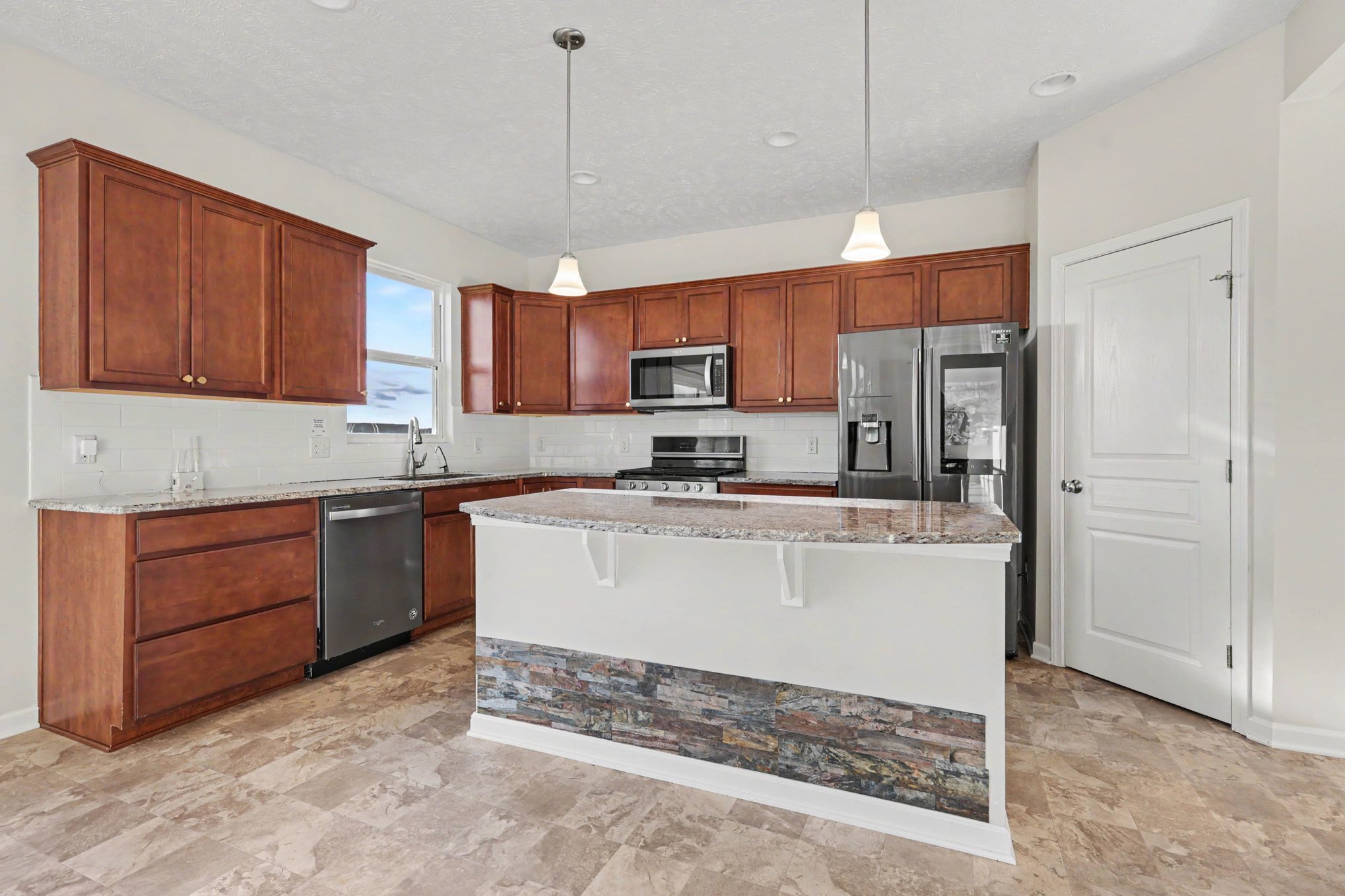 Photo 2 of 17 of 57 Garnett Cir, Copley, OH