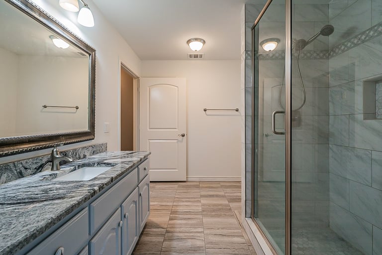 Photo 21 of 36 - 7924 Londonderry Dr, North Richland Hills, TX 76182