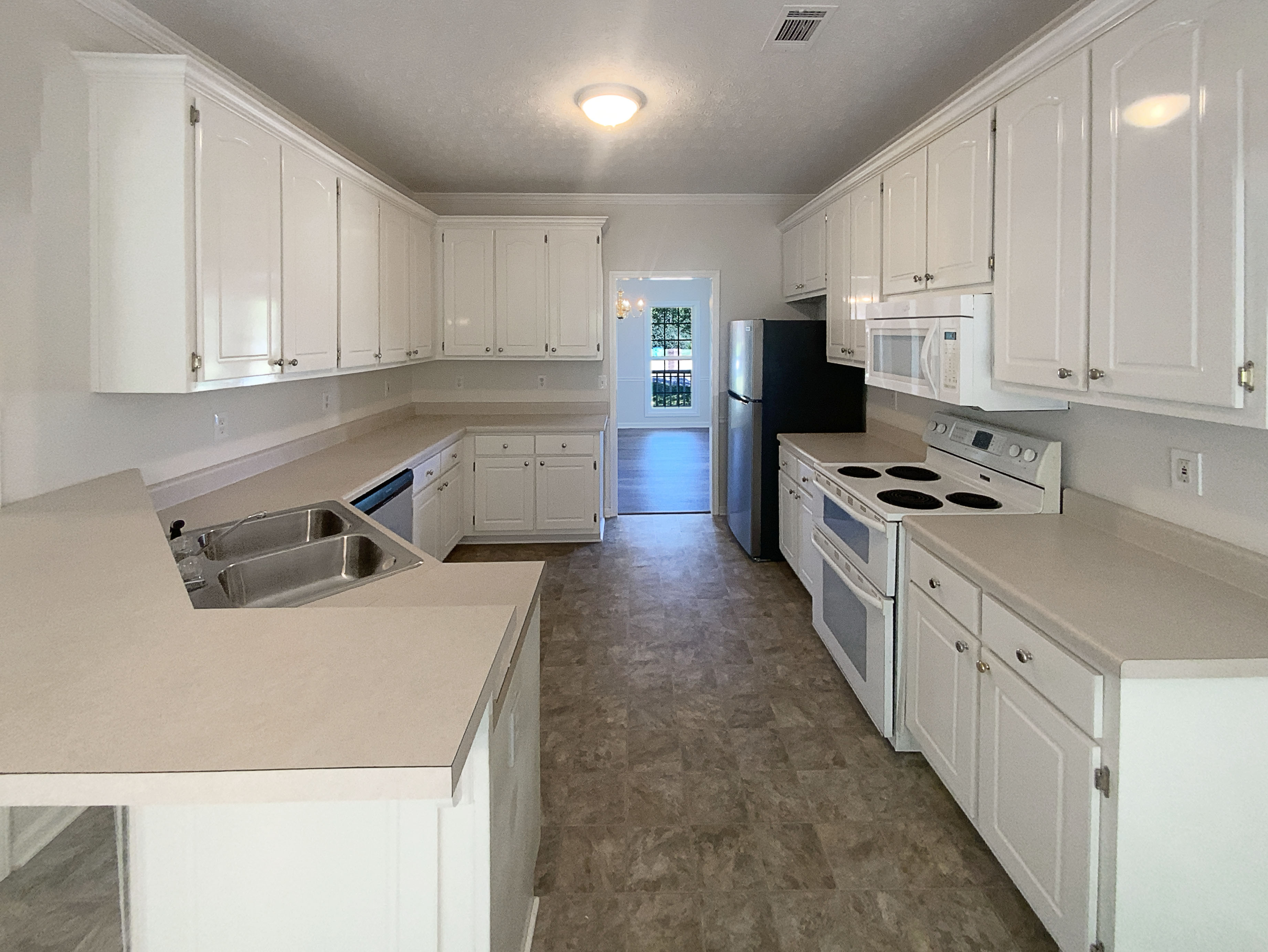 Photo 6 of 24 of 132 Lynnview Ct, McDonough, GA