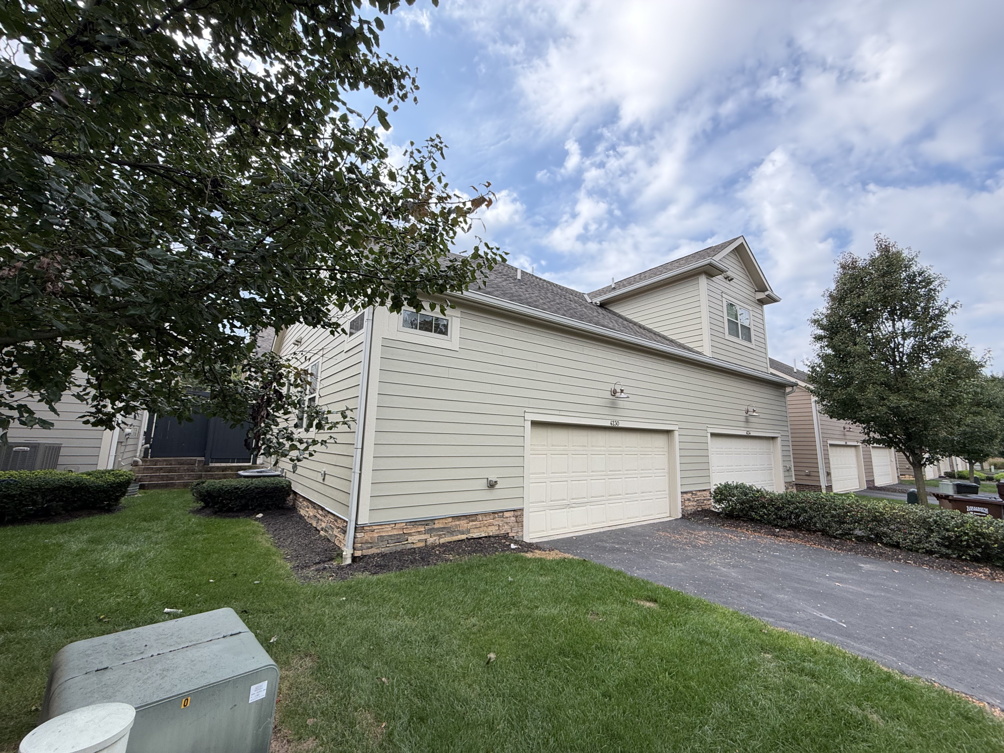 Photo 33 of 37 of 4230 Troutbrook Dr, Dublin, OH