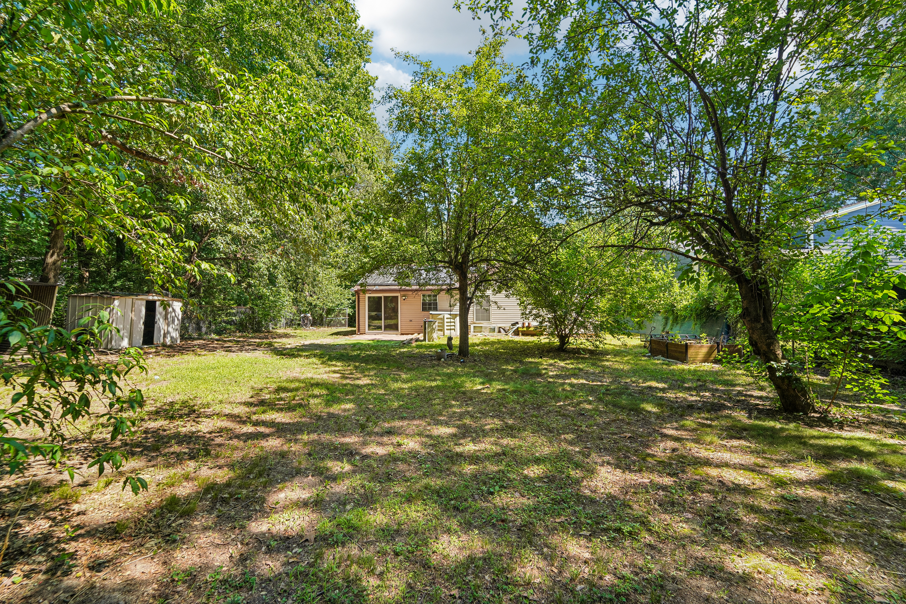 Photo 5 of 19 of 1502 Clearfield Cir, Severn, MD