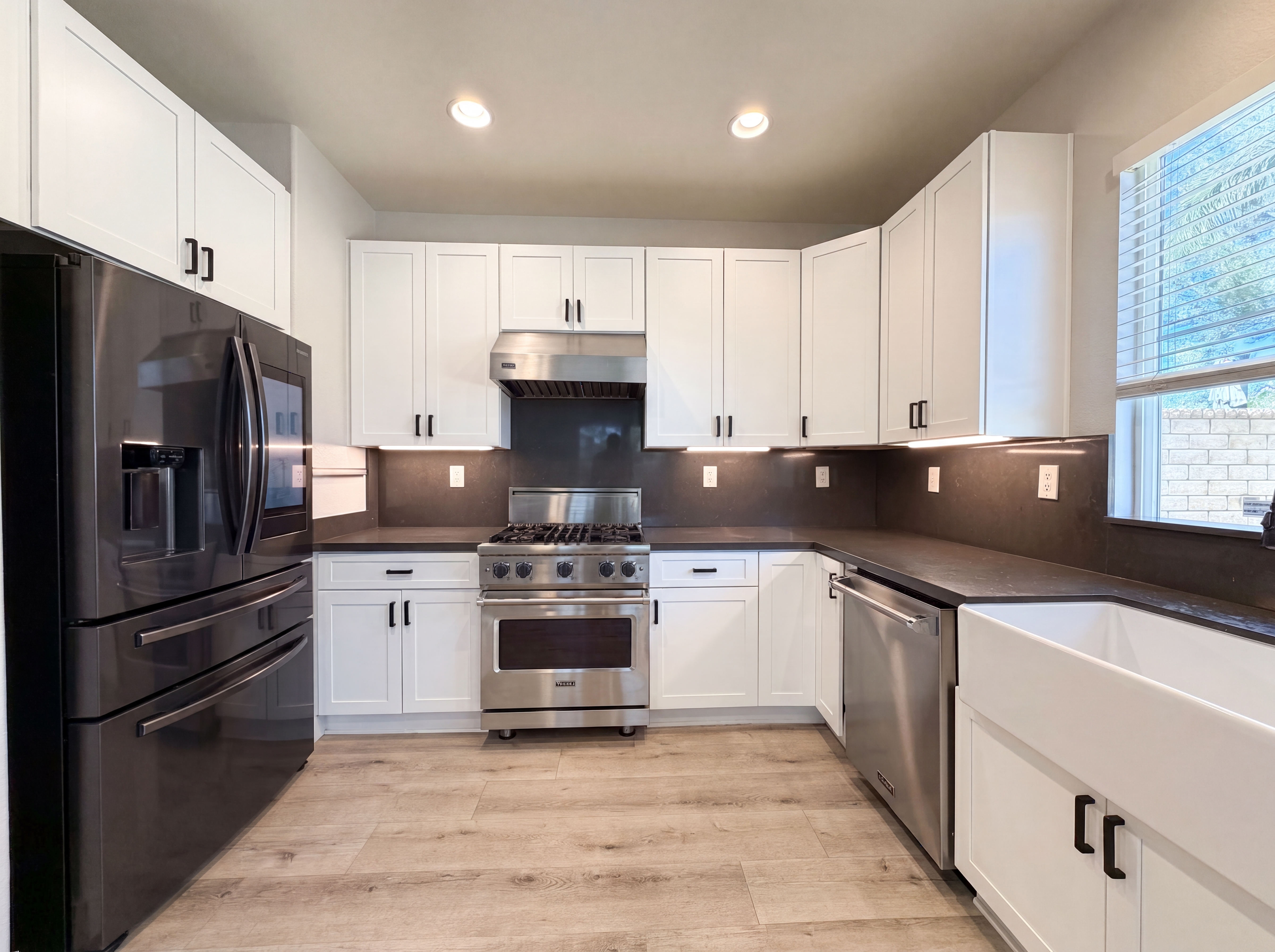 Photo 8 of 24 of 29206 Rio Lobo Way, Valencia, CA