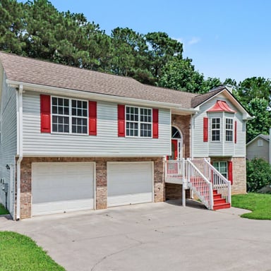 Property photo 2 of 18 Broadlands Dr