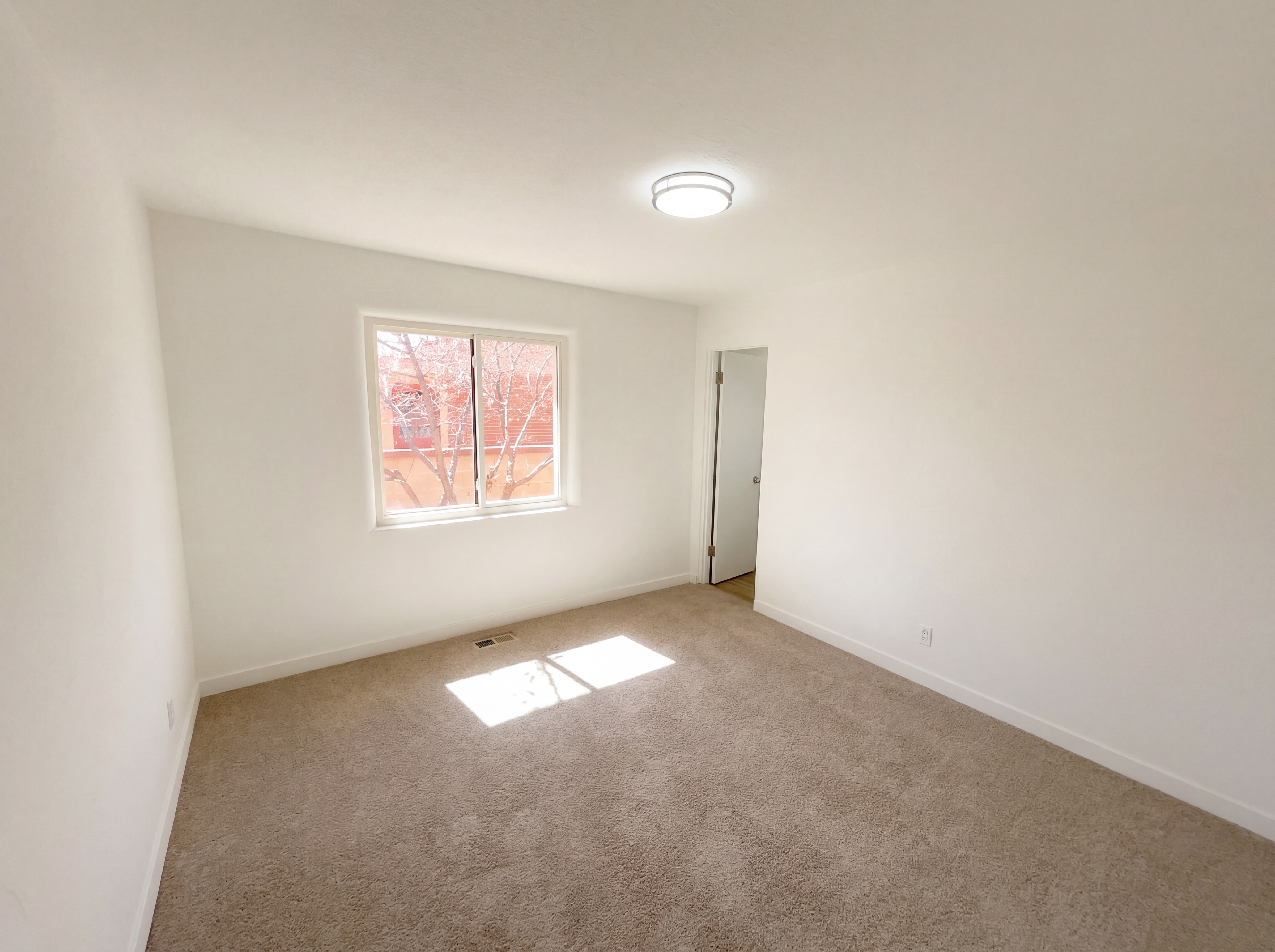 Photo 11 of 23 of 628 Florida St SE, Albuquerque, NM